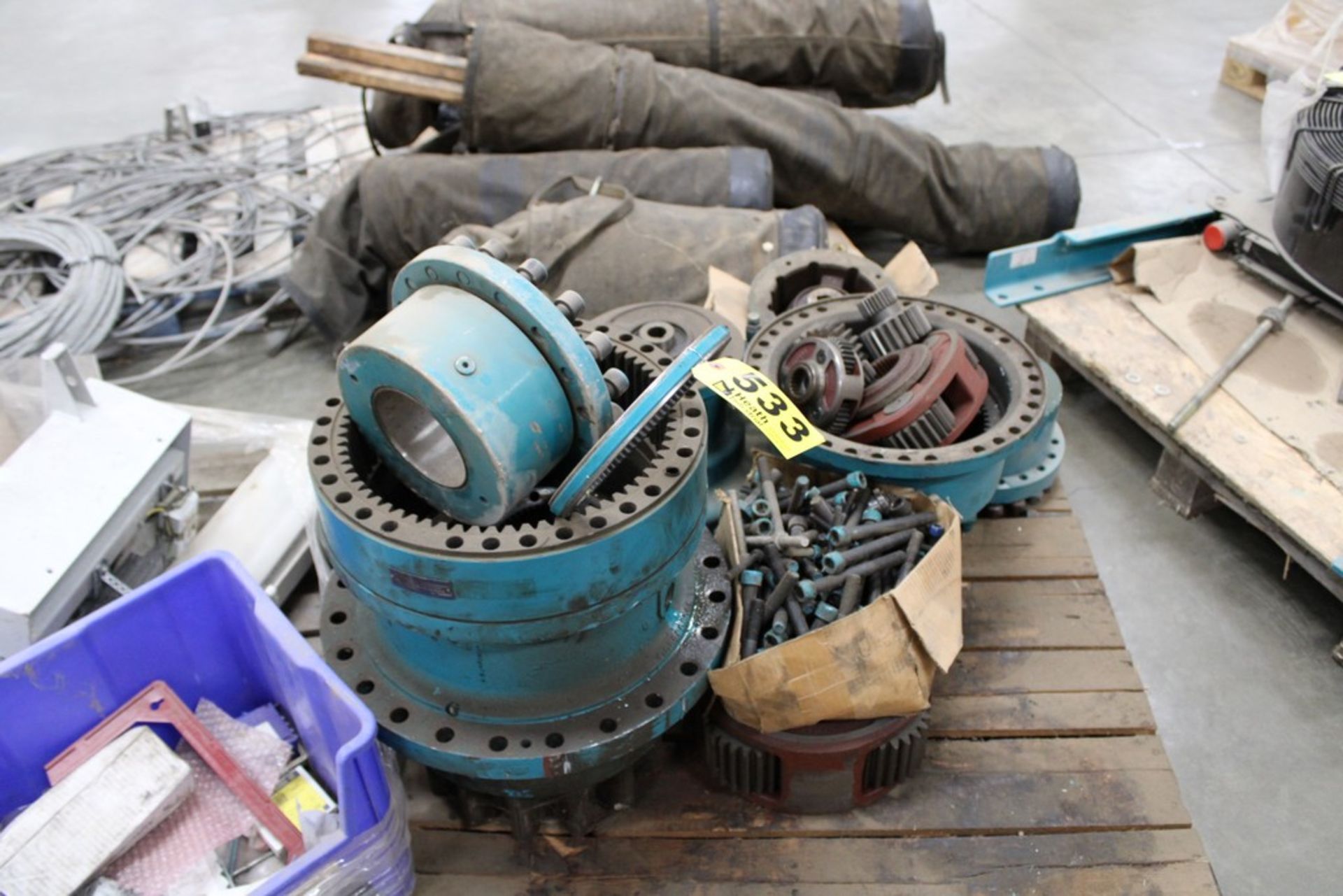 ASSORTED GEAR PARTS ON PALLET