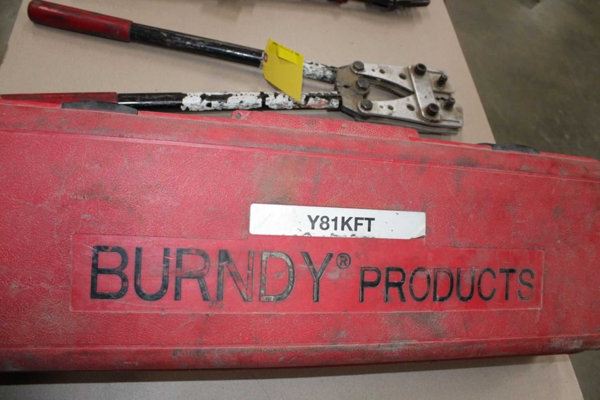 BURNDY PRODUCTS MODEL Y81KFT 25.6" Dieless Hydraulic Crimper 1000 kcmil Cu/750 kcmil, WITH CASE - Image 3 of 3