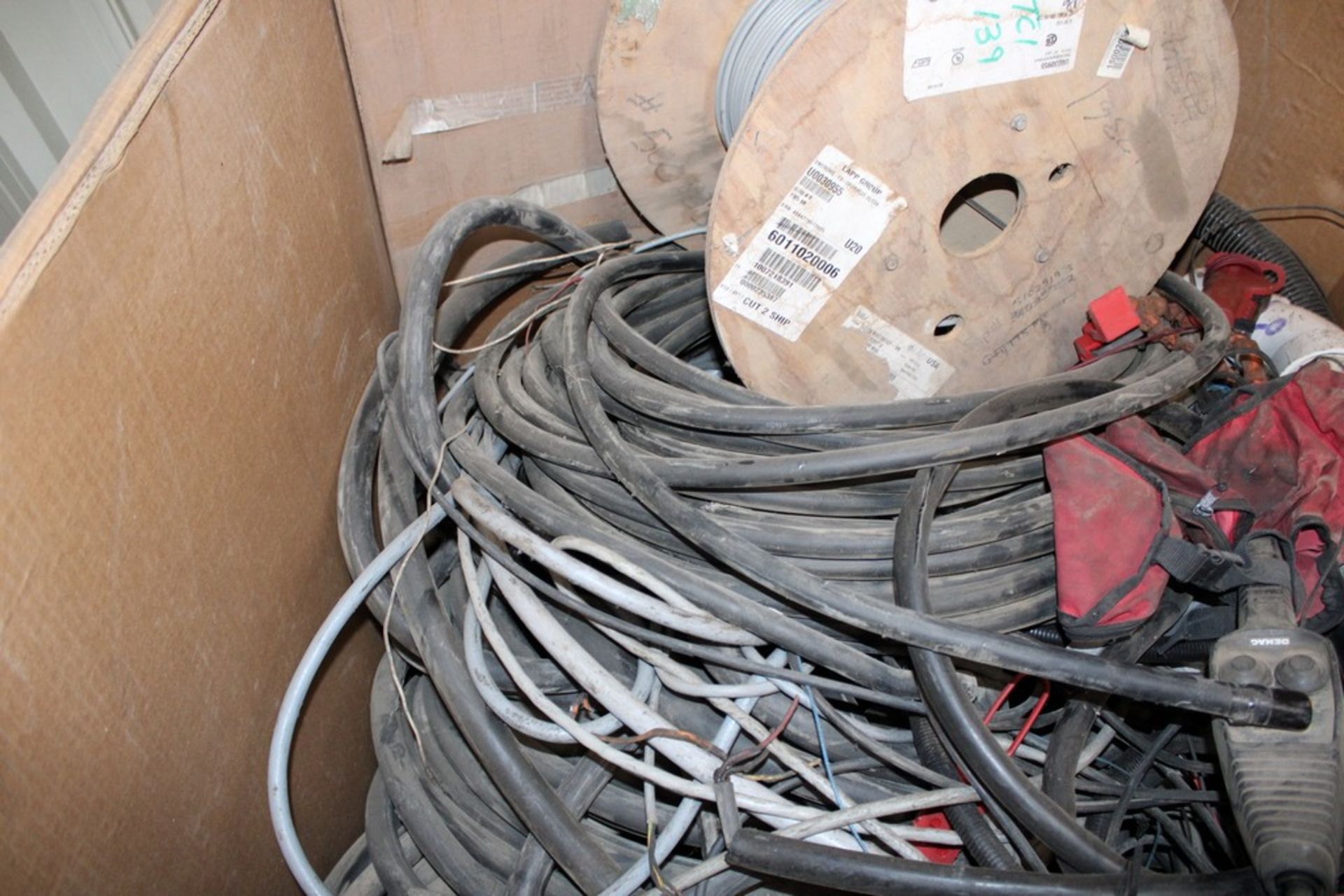 LARGE QUANTITY OF WIRE IN GONDOLA BOX