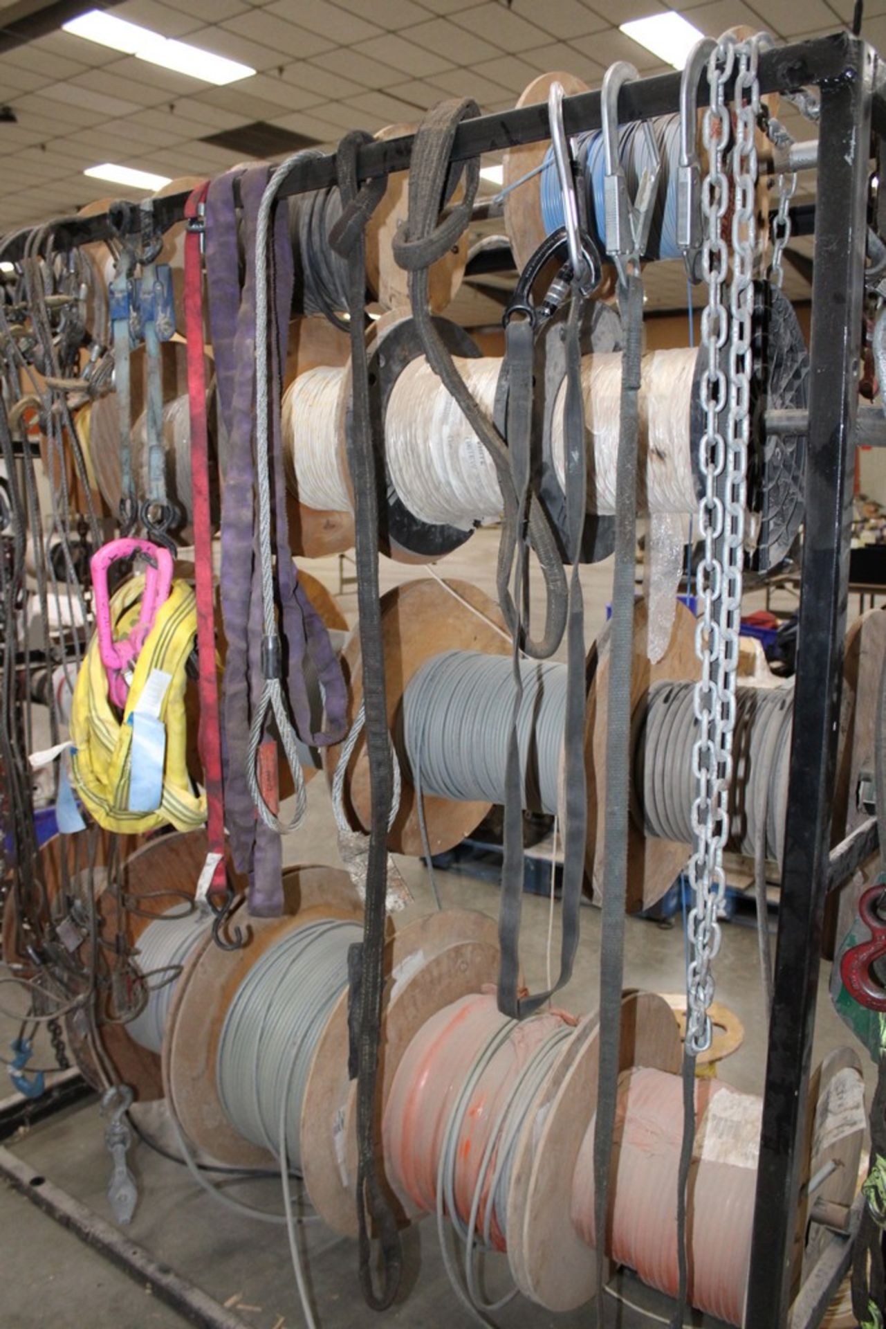 ASSORTED LIFTING CABLES, CHAINS & STRAPS ON RACK (RACK IS NOT INCLUDED) - Image 3 of 6