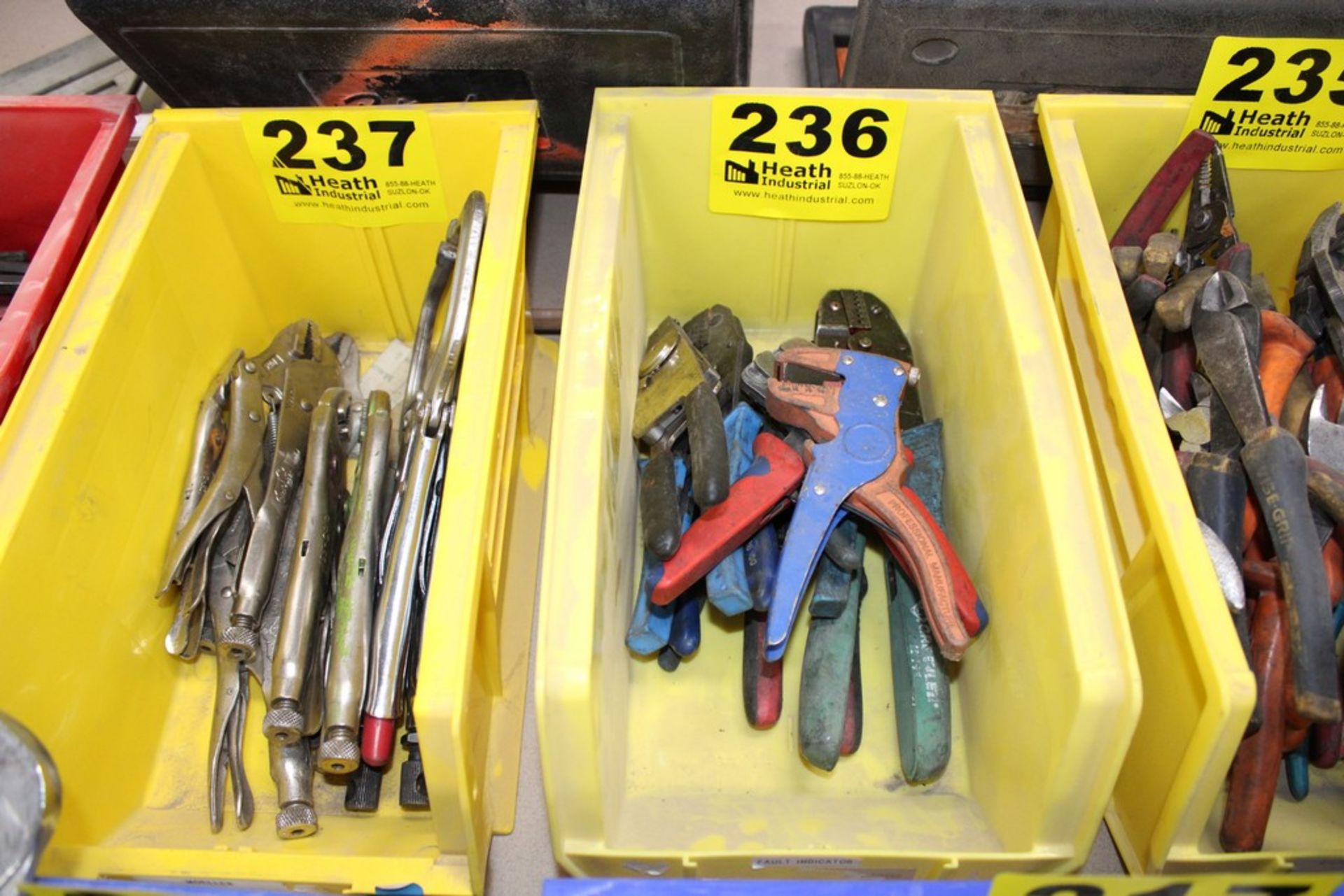 ASSORTED CRIMPERS IN BOX