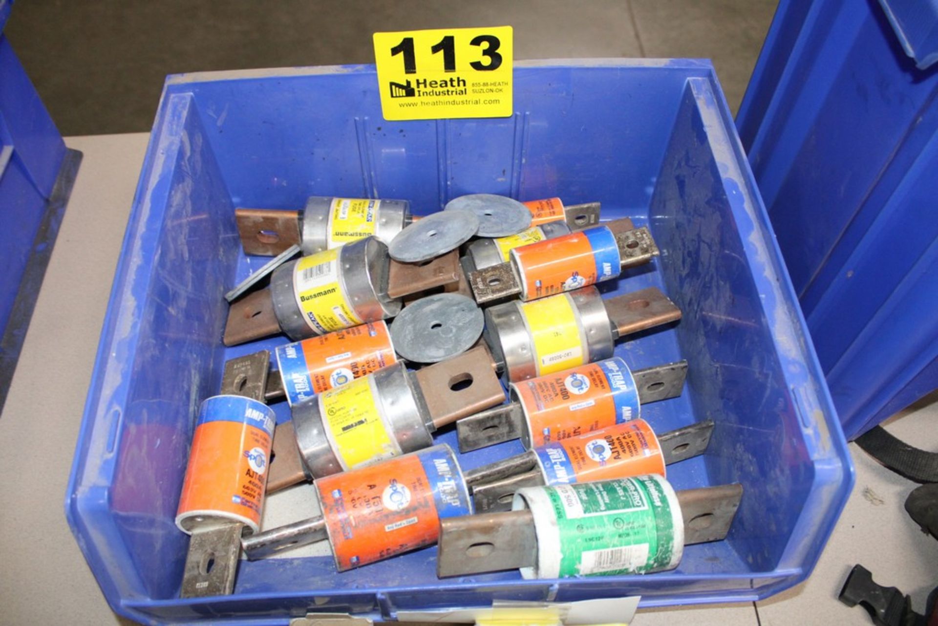 LARGE QUANTITY OF HEAVY DUTY FUSES - Image 2 of 3