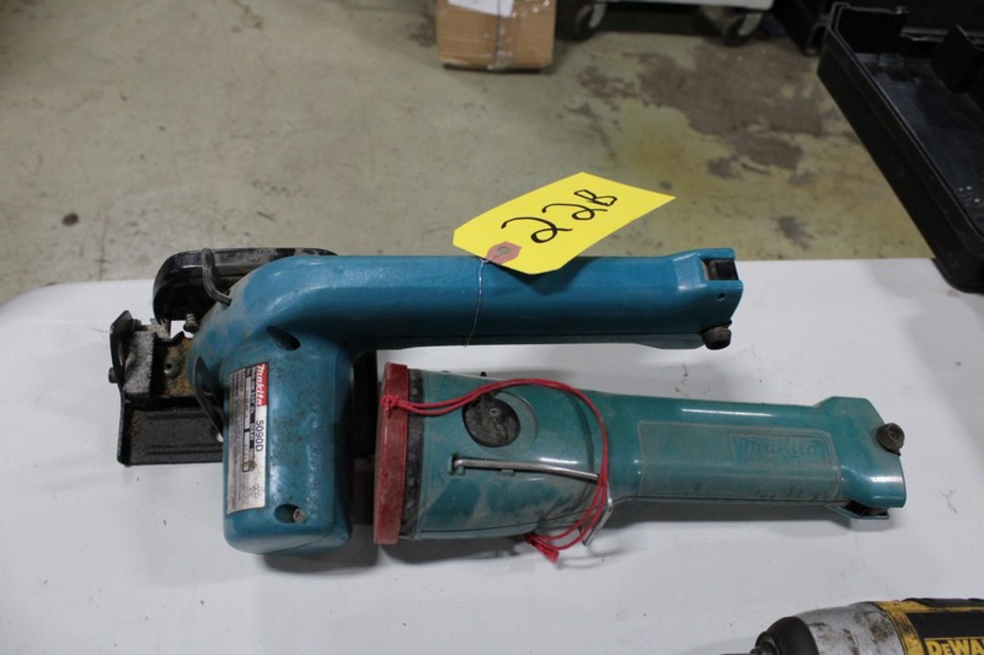 MAKITA MODEL 5090D SAW (NO BATTERY, NO CHARGER0