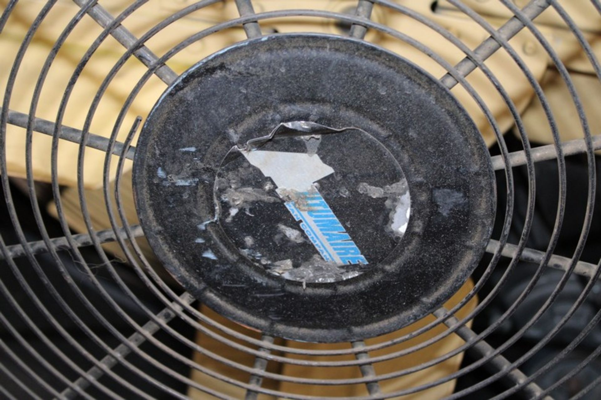 42" PORTABLE FAN - Image 2 of 2