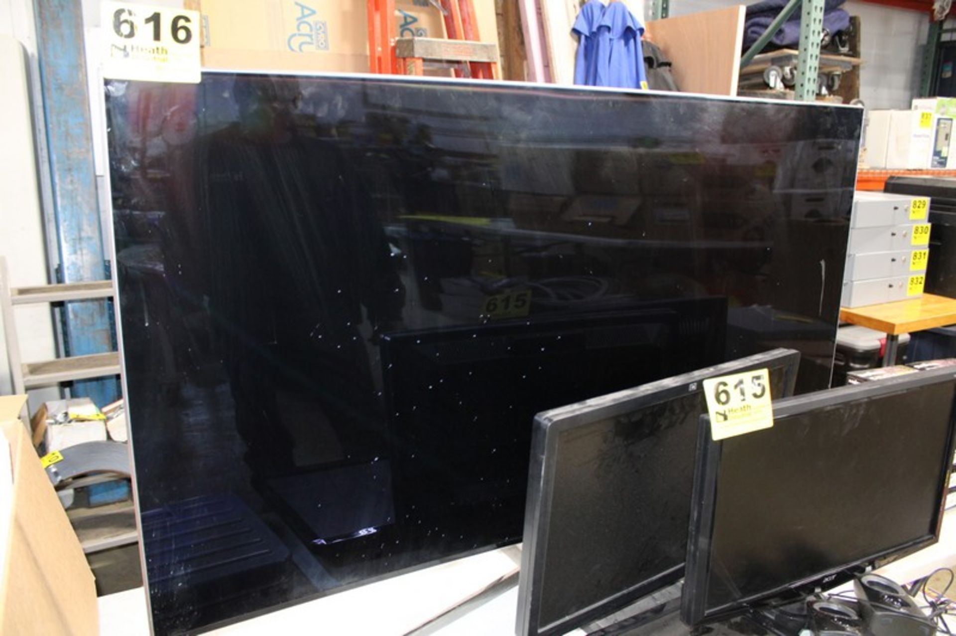 SAMSUNG MODEL VN55KS9500F 55" LCD SCREEN WITH STAND (HAS CRACK)