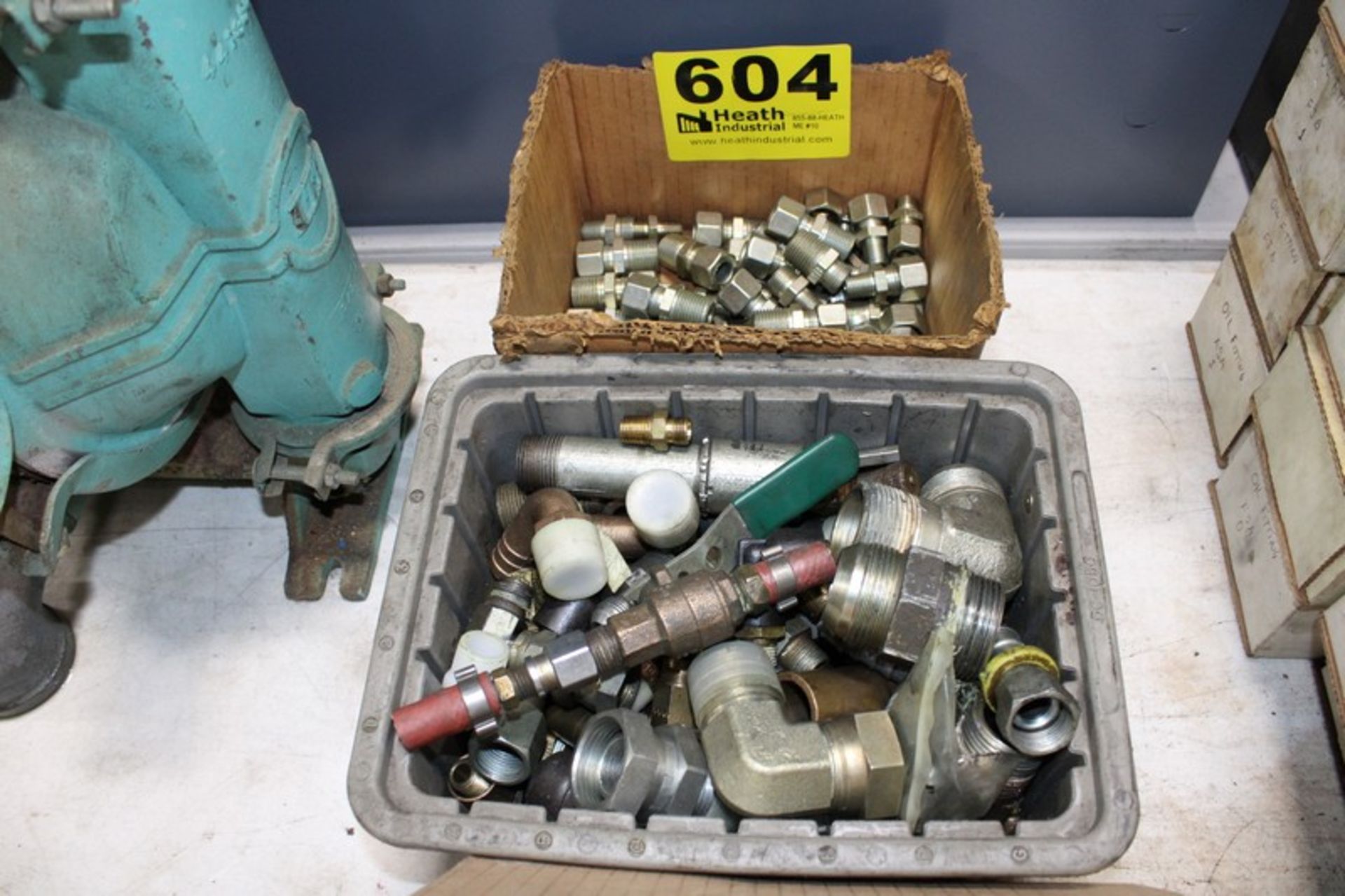 ASSORTED HYDRAULIC FITITNGS IN (2) BOXES