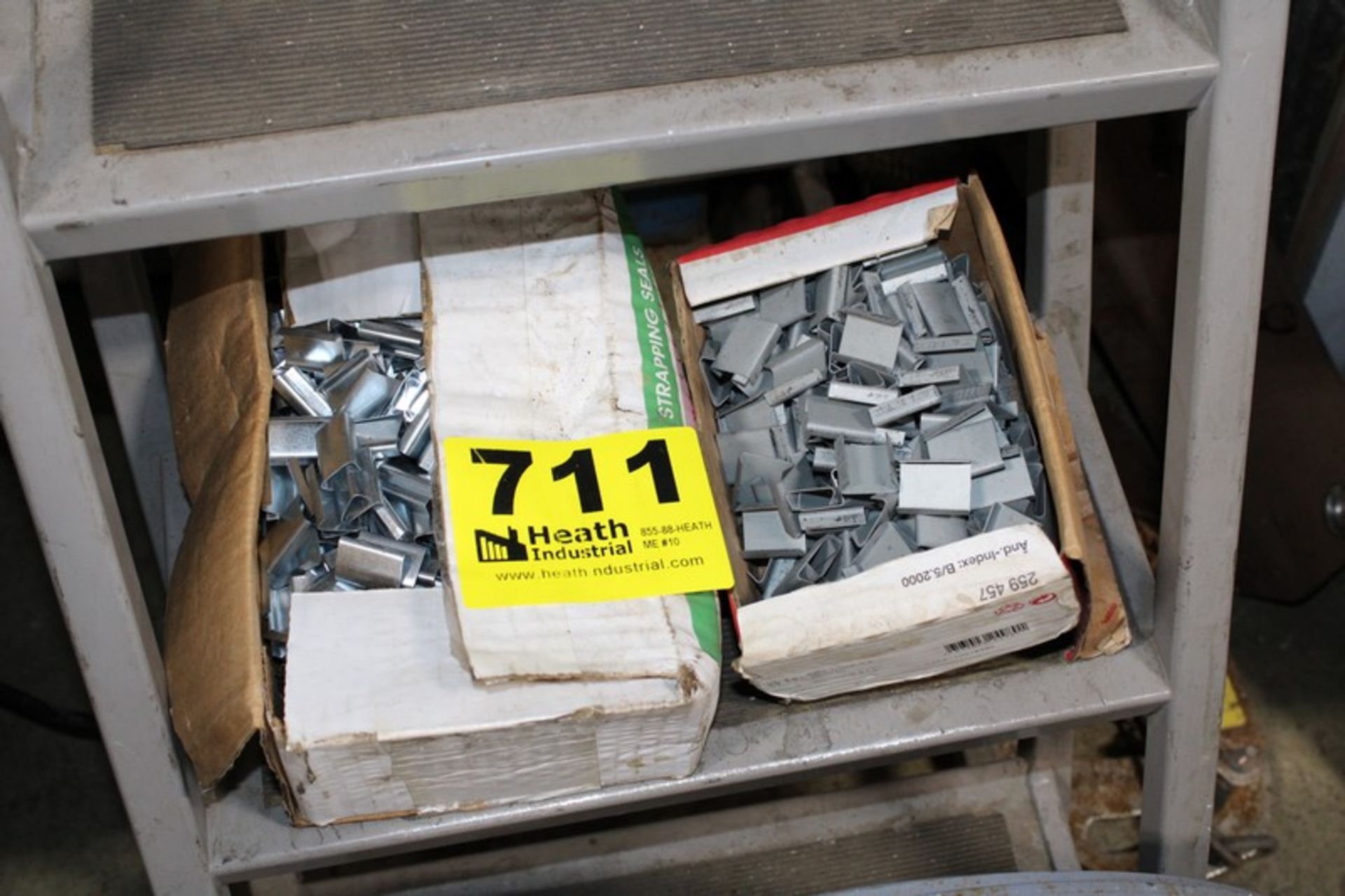 (2) BOXES OF BANDING CLIPS