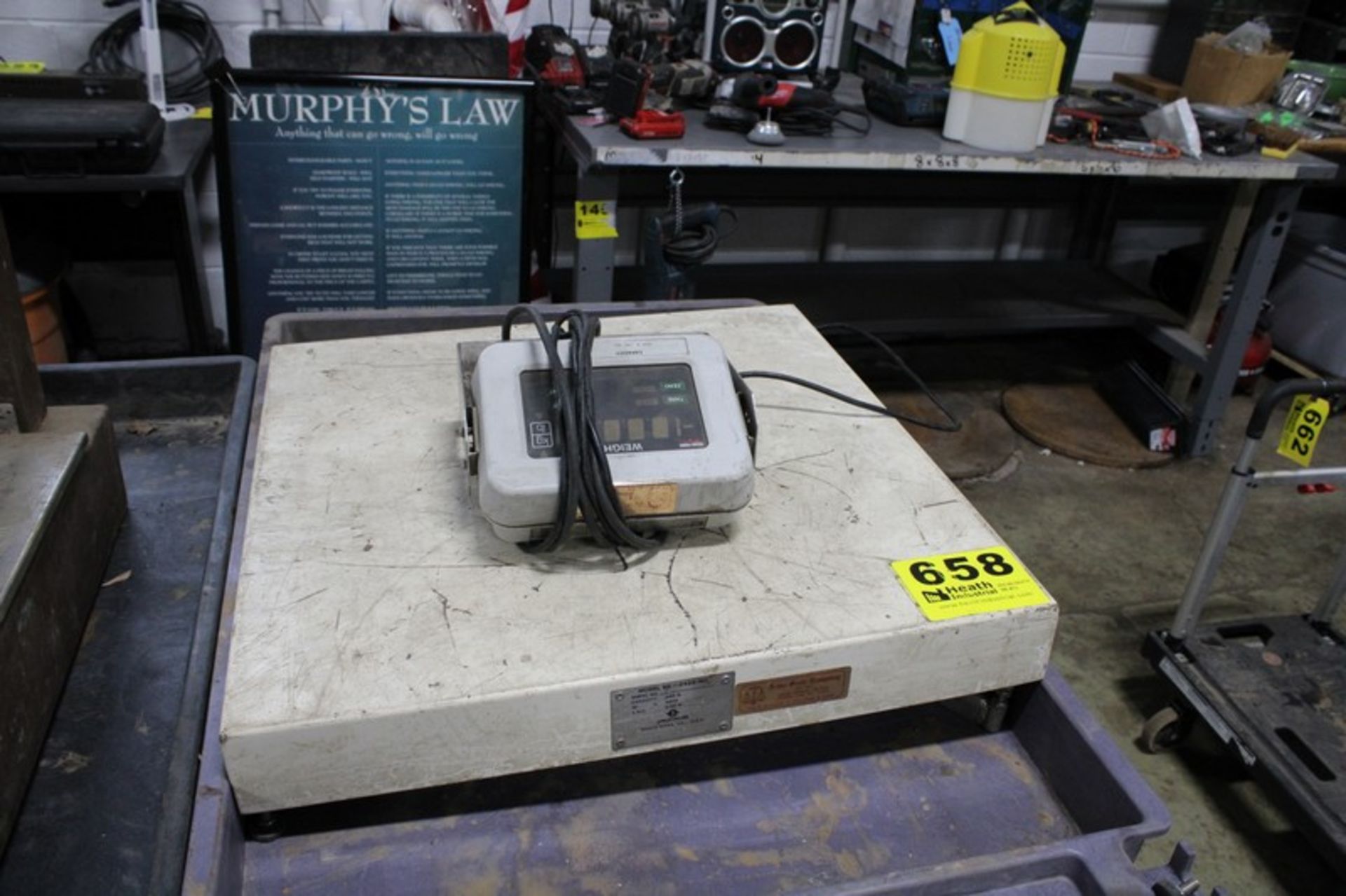 ELECTROSCALE MODEL BS-24224 200 LB PLATFORM SCALE WITH READOUT