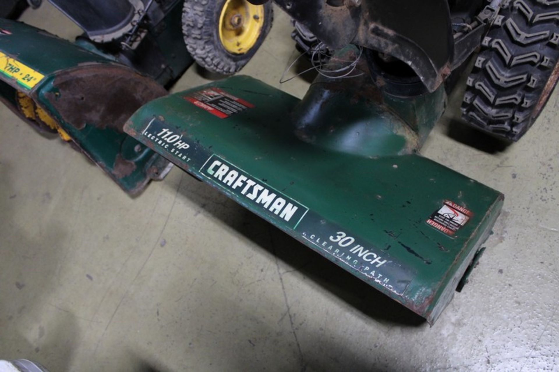 CRAFTSMAN 30" 2 STAGE 11 HP ELECTRIC START GAS POWERED SNOWBLOWER - Image 2 of 4