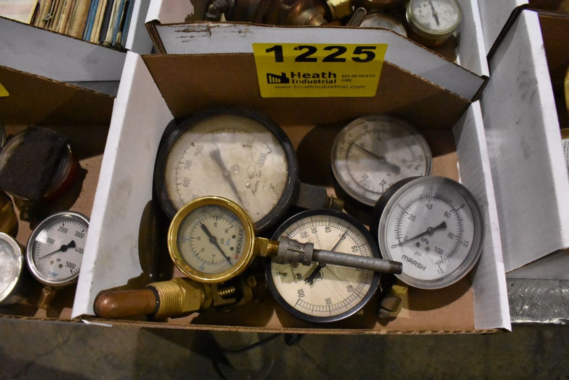 ASSORTED PRESSURE GAUGES