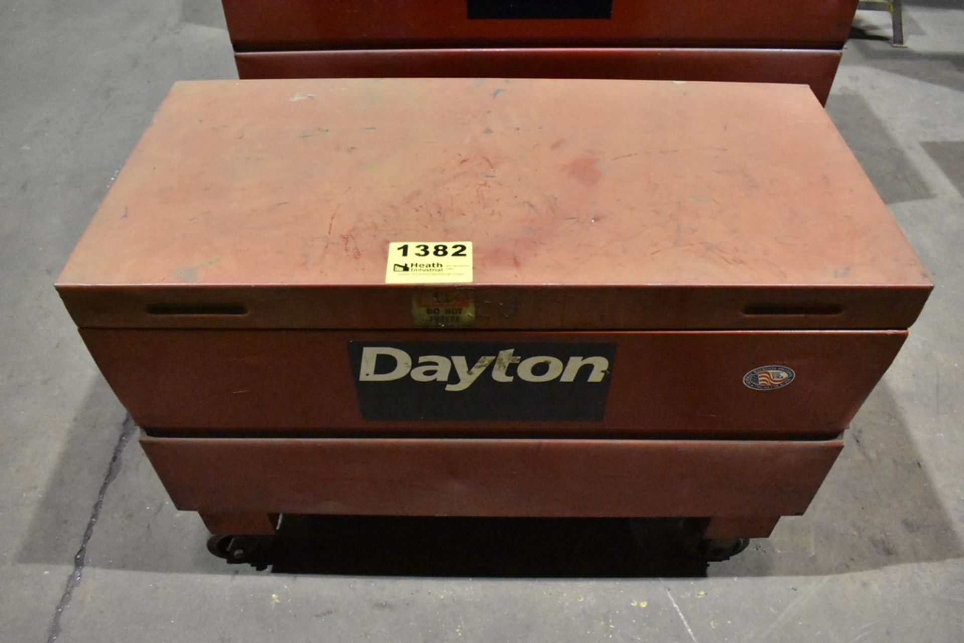 DAYTON PORTABLE JOB BOX 42" X 20" X 32"