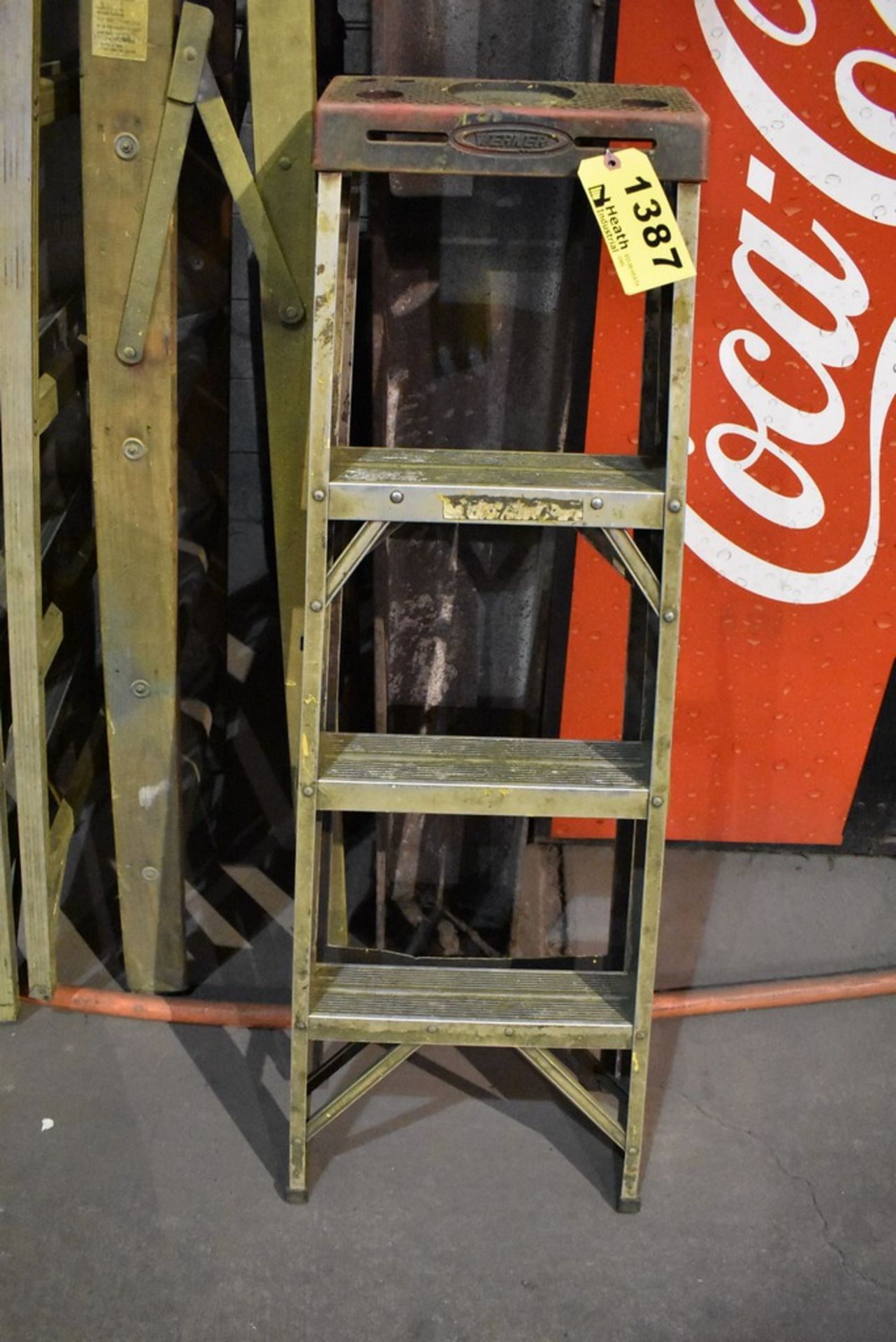 WERNER 4' ALUMINUM STEP LADDER