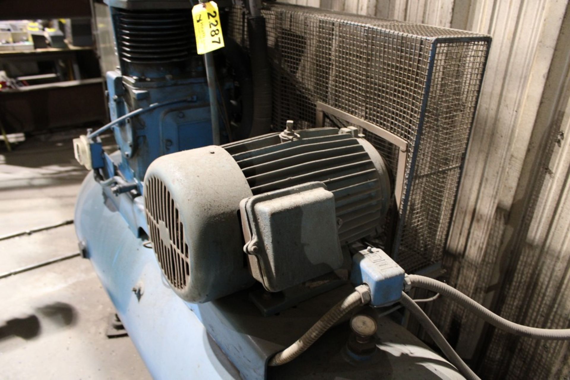 QUINCY MODEL SLTI5 20 HP HORIZONTAL TANK MOUNTED AIR COMPRESSOR - Image 3 of 3