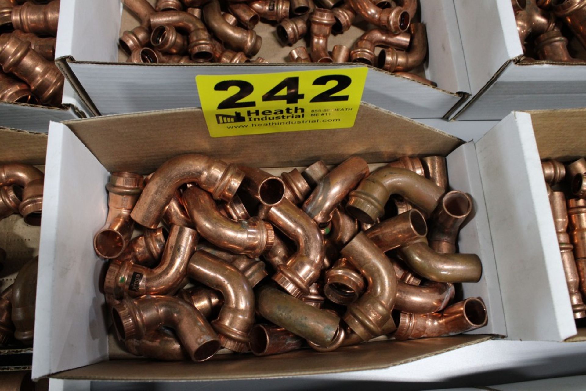 ASSORTED VIEGA COPPER PIPE FITTINGS IN BOX