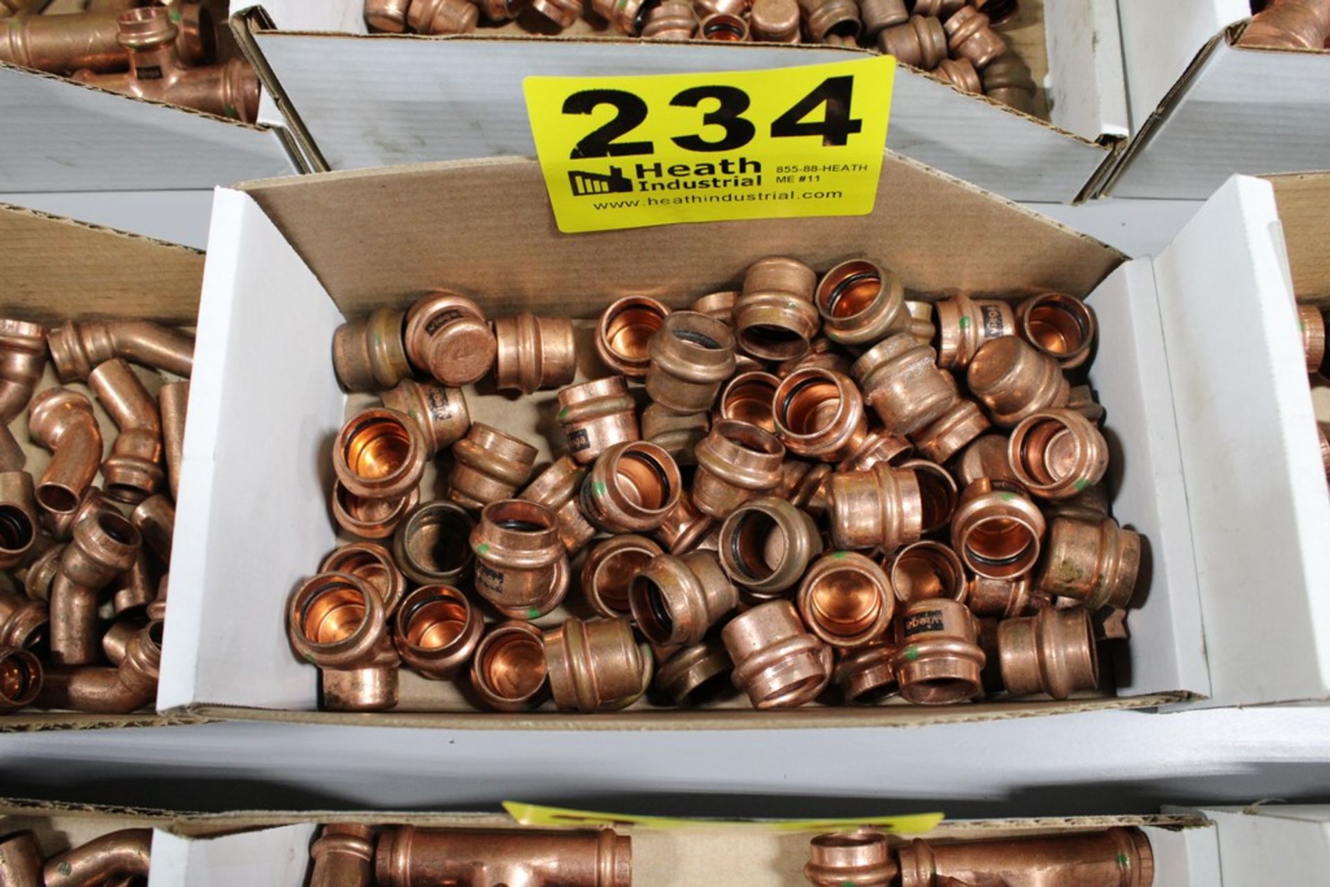 ASSORTED VIEGA COPPER PIPE FITTINGS IN BOX