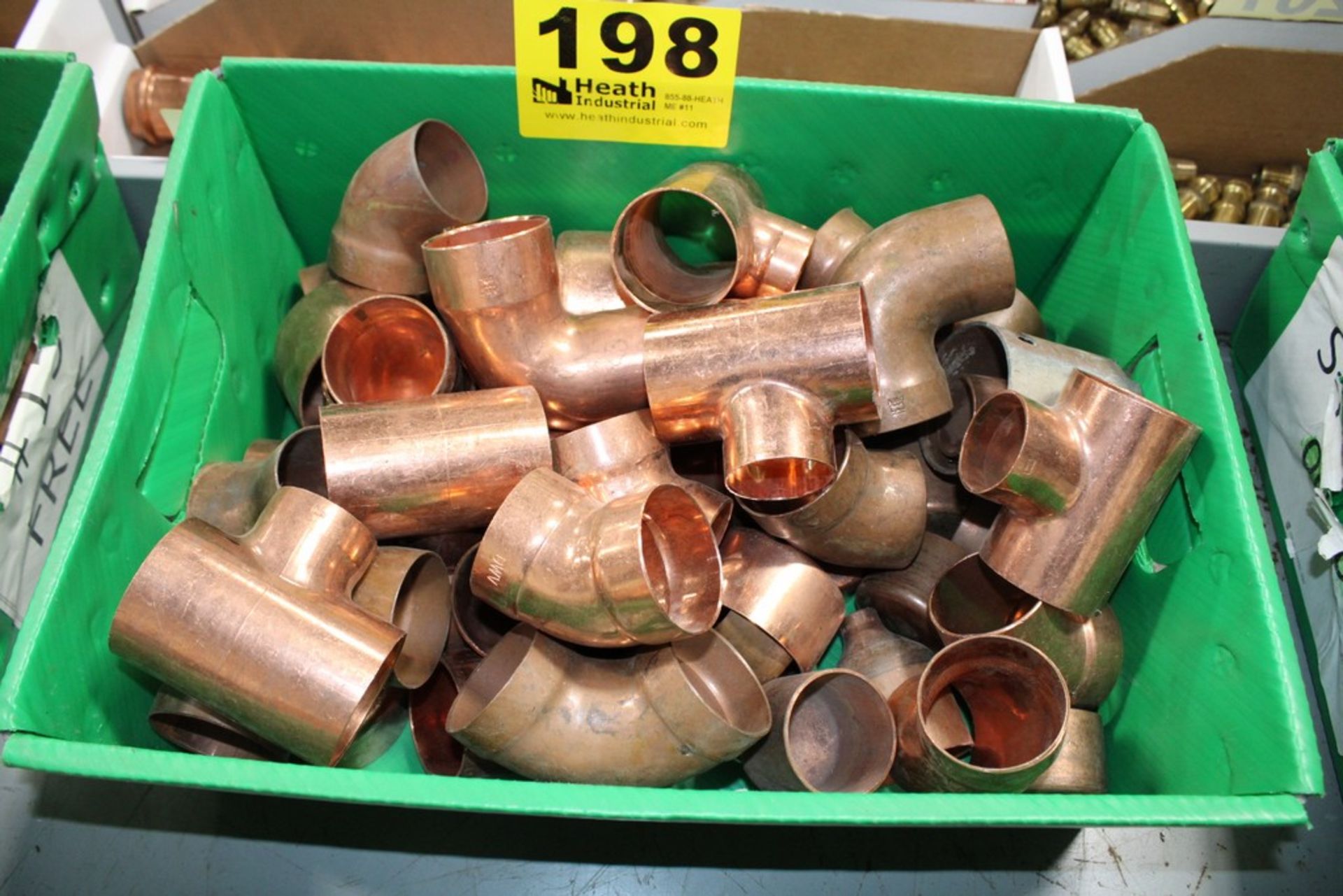 ASSORTED LARGE COPPER PIPE FITTINGS IN BOX