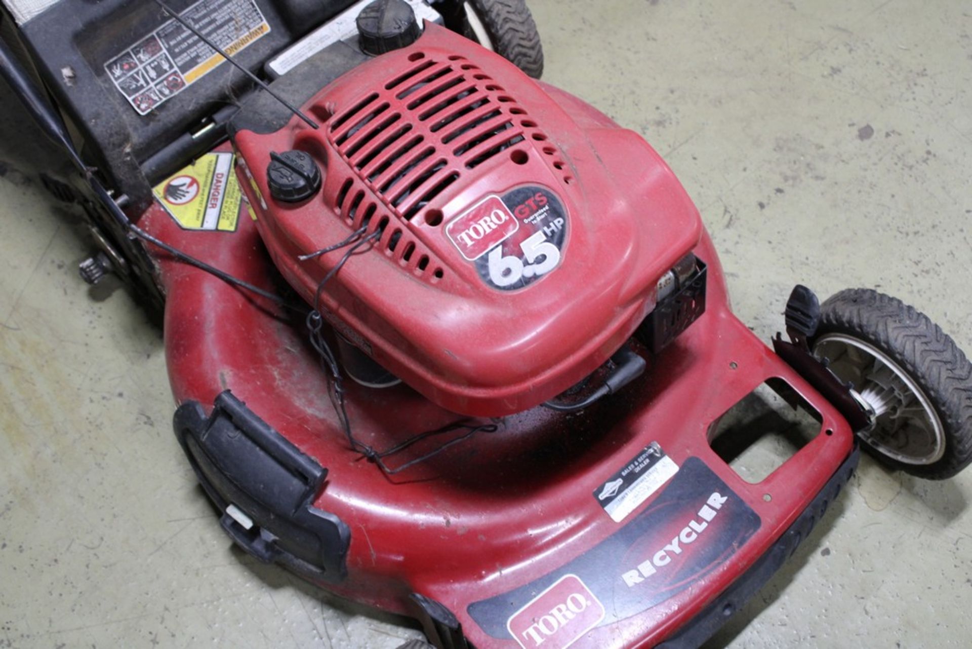 TORO GTS "RECYCLER" GAS SELF-PROPELLED LAWN MOWER, WITH 6.5 HP ENGINE (MISSING REAR WHEEL) - Image 2 of 3