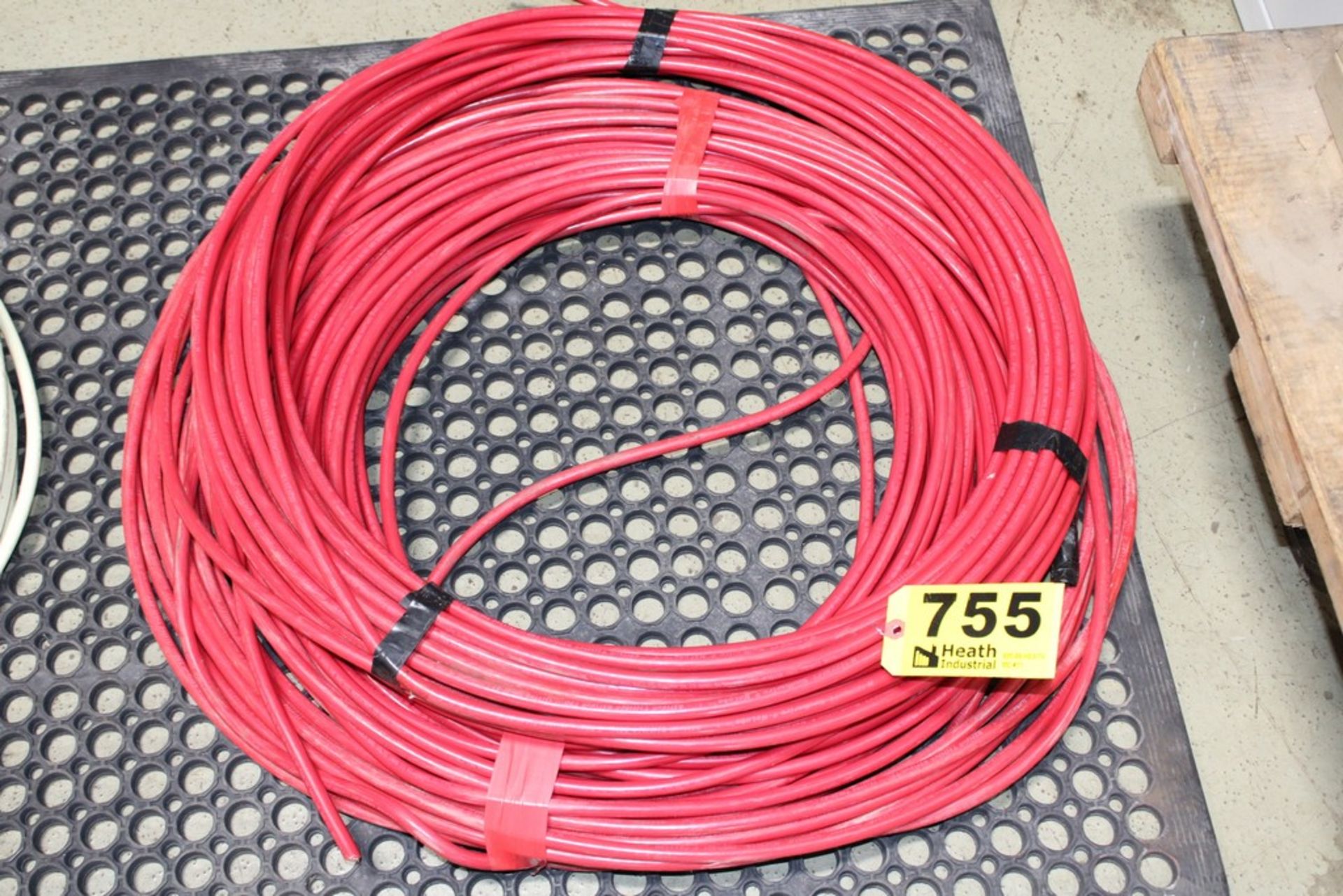 (2) WIRE CABLES ON FLOOR, 1 AWG (RED)