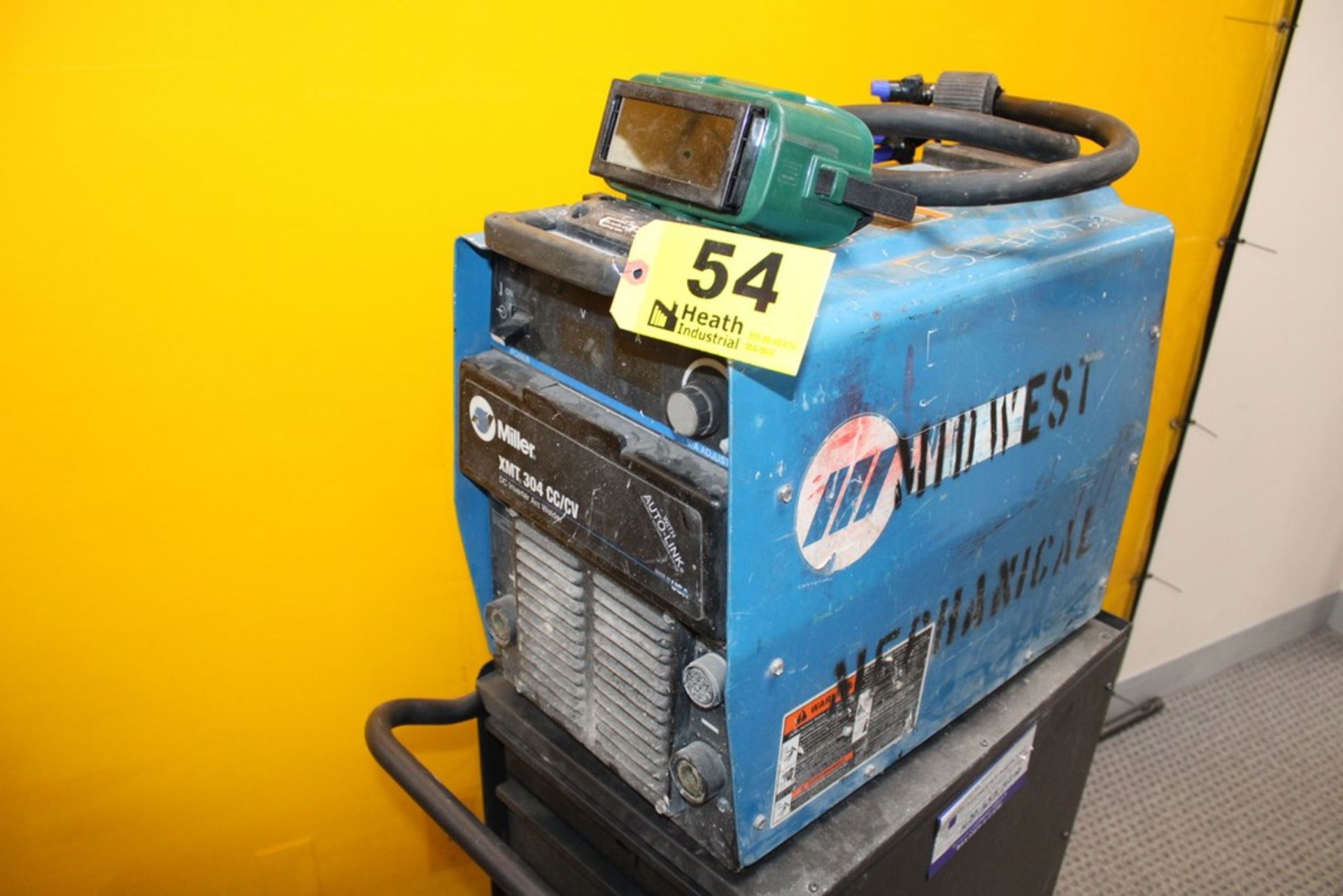 MILLER MODEL XMT340 CC/CV DC INVERTER ARC WELDER S/N LC276980, WITH METAL MAN PORTABLE WELDING CART - Image 2 of 4