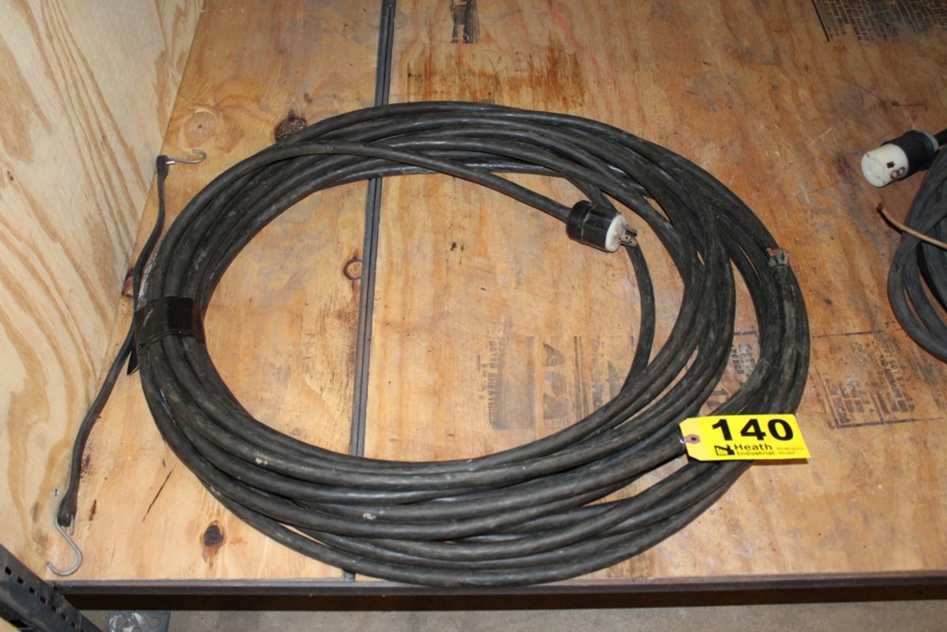 HEAVY DUTY EXTENSION CORD