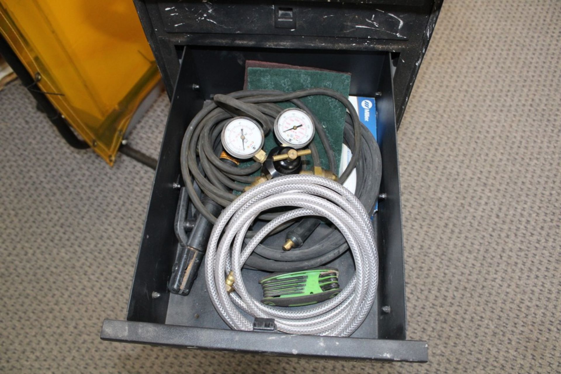 MILLER MODEL MILLERMATIC 200 PORTABLE MIG/TIG WELDER, S/N MH244023N, WITH METAL MAN PORTABLE WELDING - Image 4 of 5