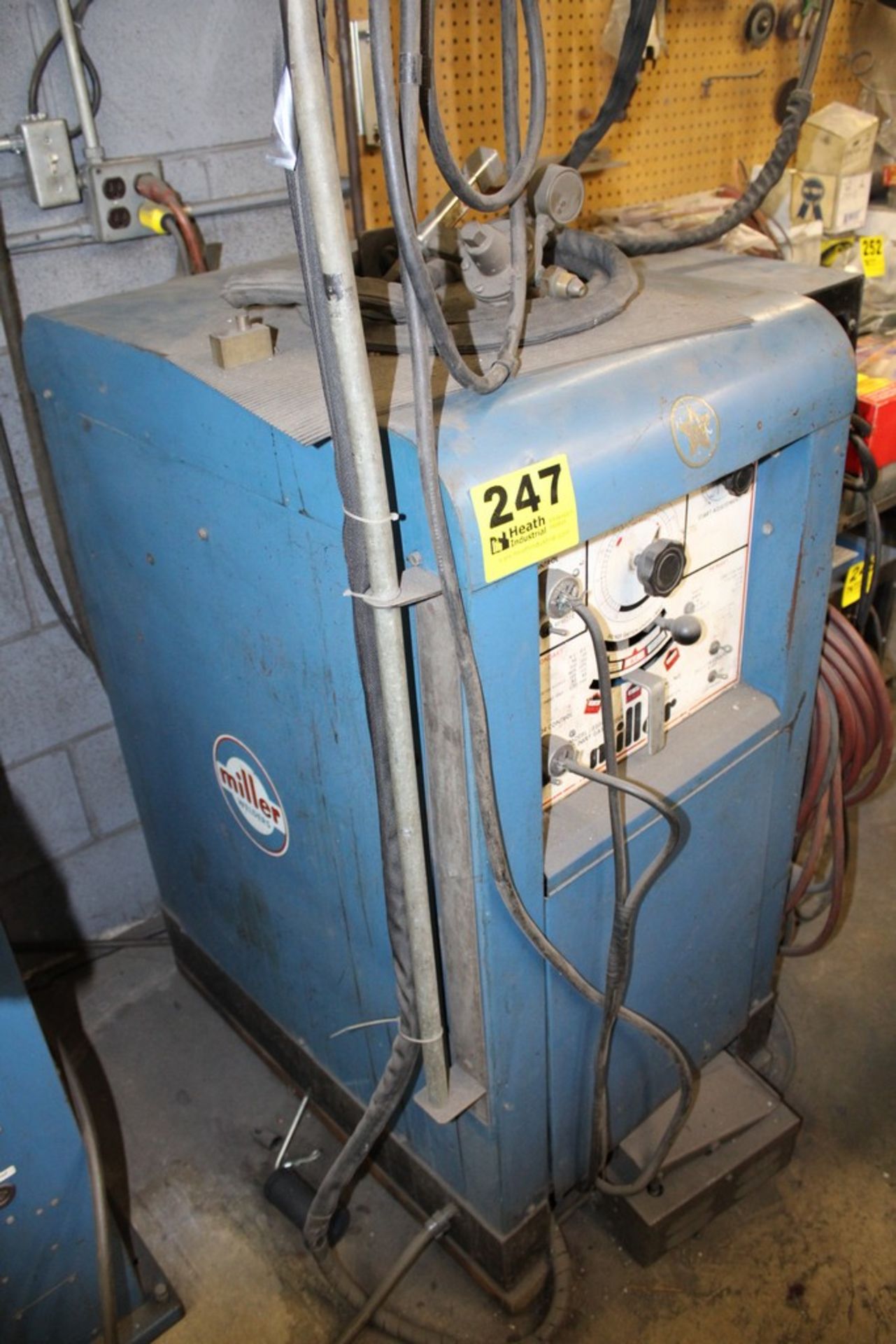 MILLER 330A/BP AC-DC INERT GAS WELDER S/N W526480 WITH MILLER RADIATOR