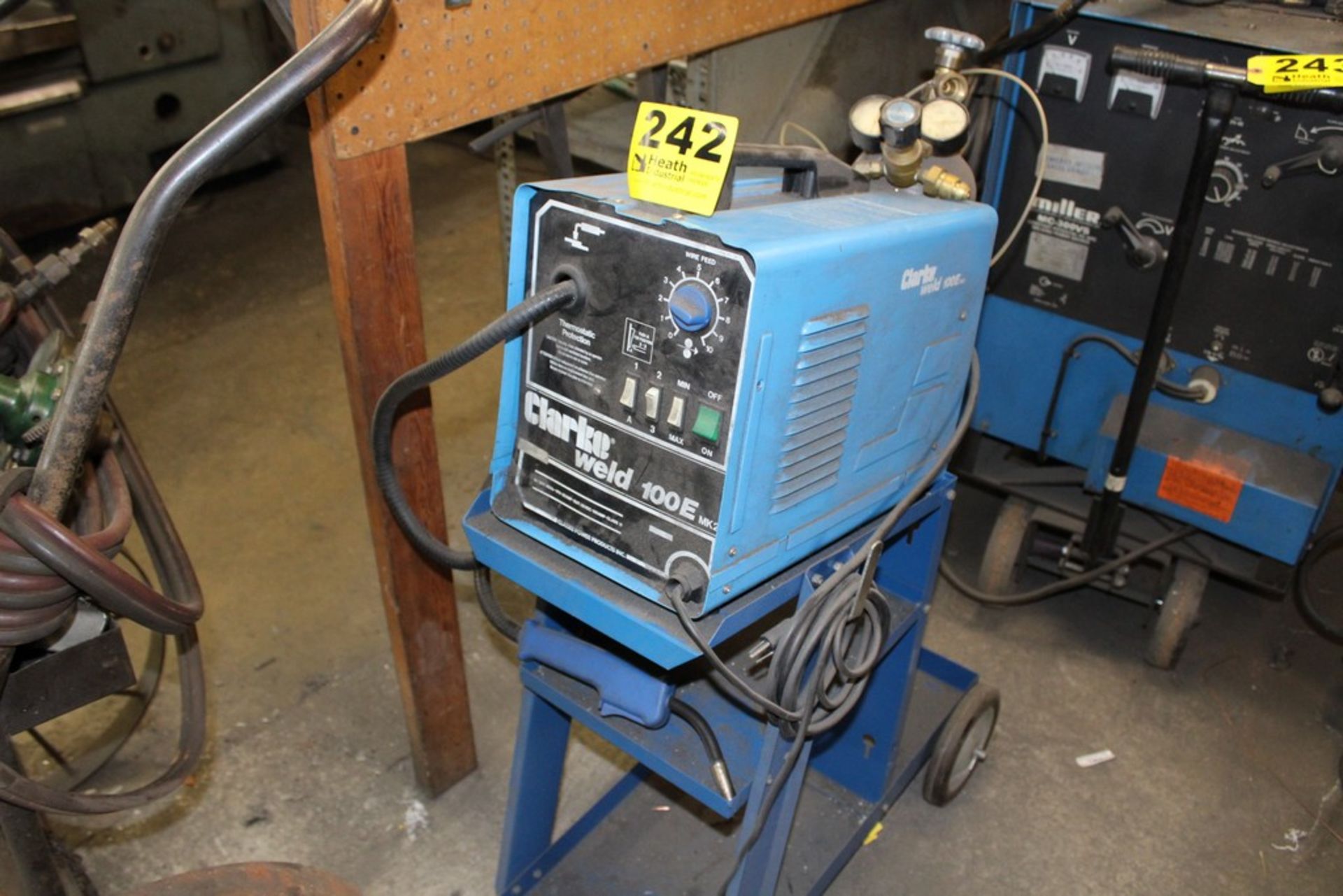 CLARKE WELD 100 AMP MODEL 100E MK2 MIG WELDER, INTERNAL WIRE FEEDER, PORTABLE CART