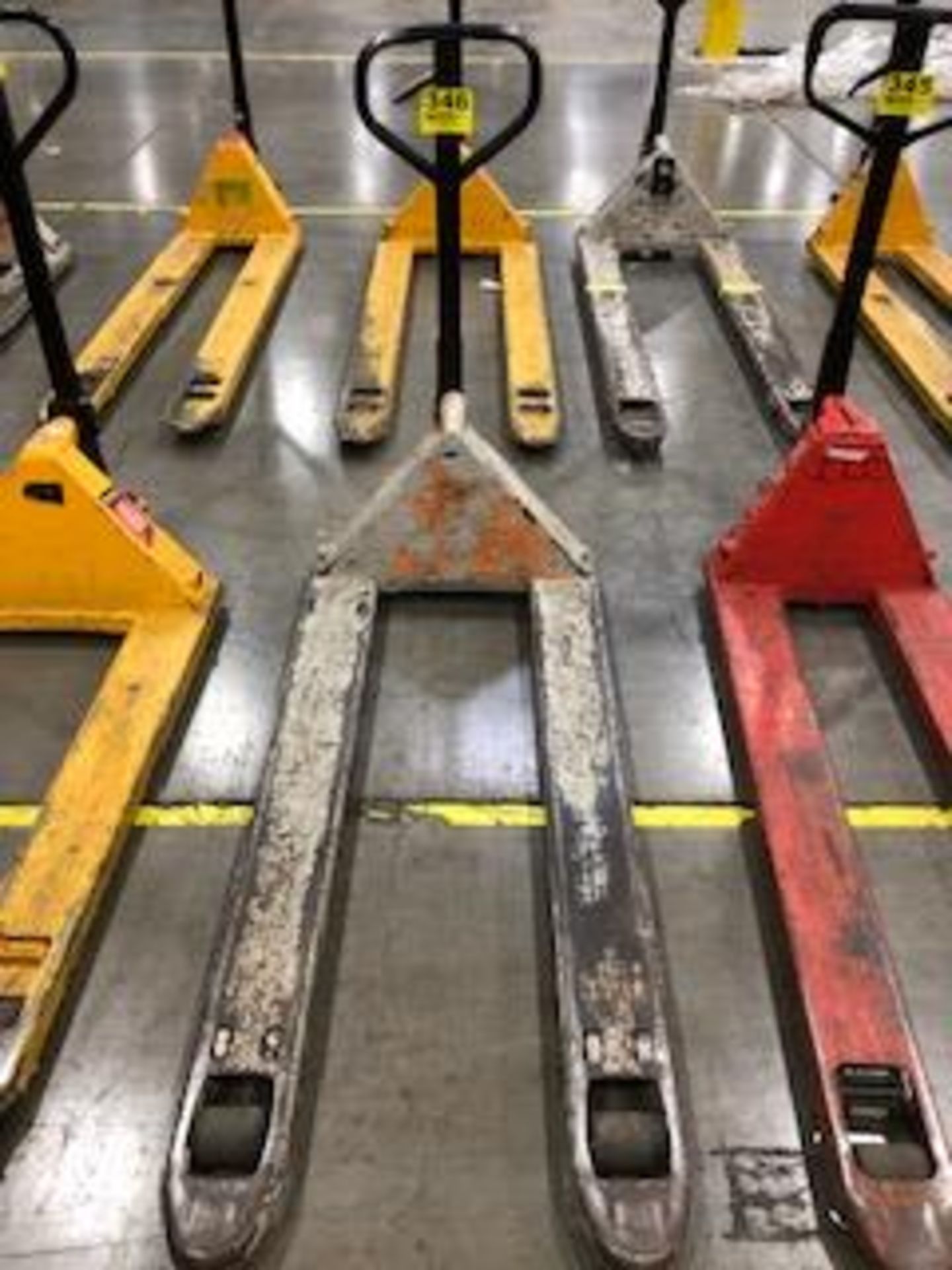 CROWN HYD PALLET JACK, 60" FORKS