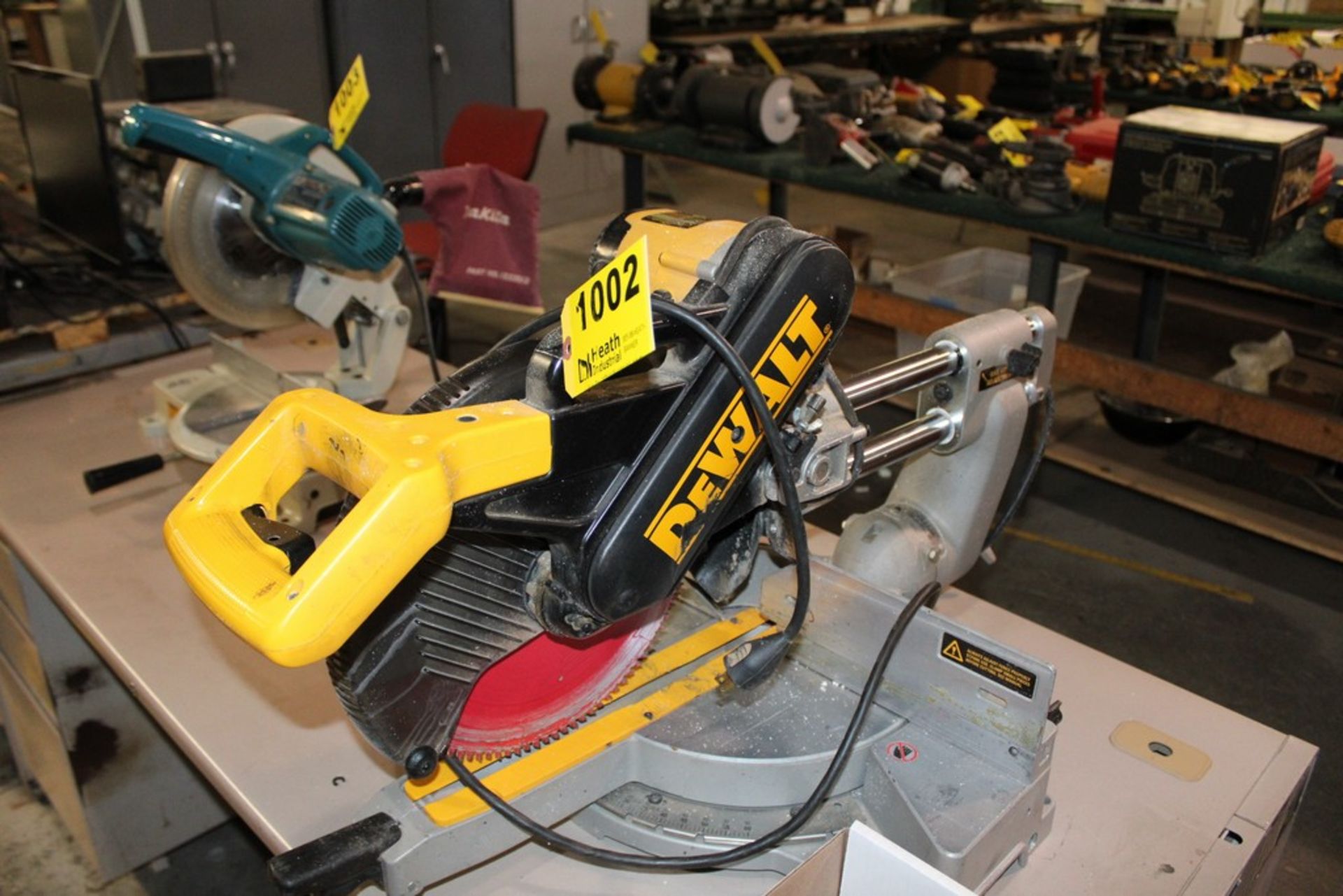 DEWALT MODEL DW708 12" SLIDING COMPOUND MITER SAW - Image 2 of 2