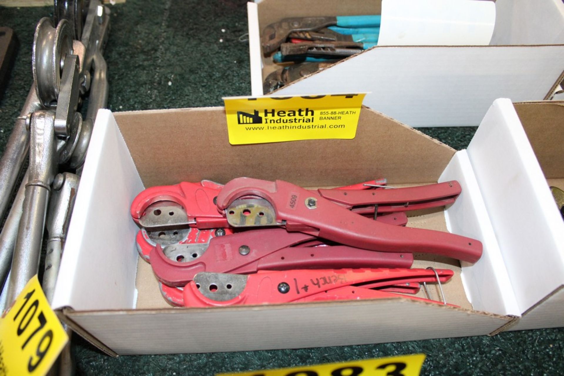 LARGE QTY OF STRAIGHT BLADE HOSE CUTTERS IN BOX