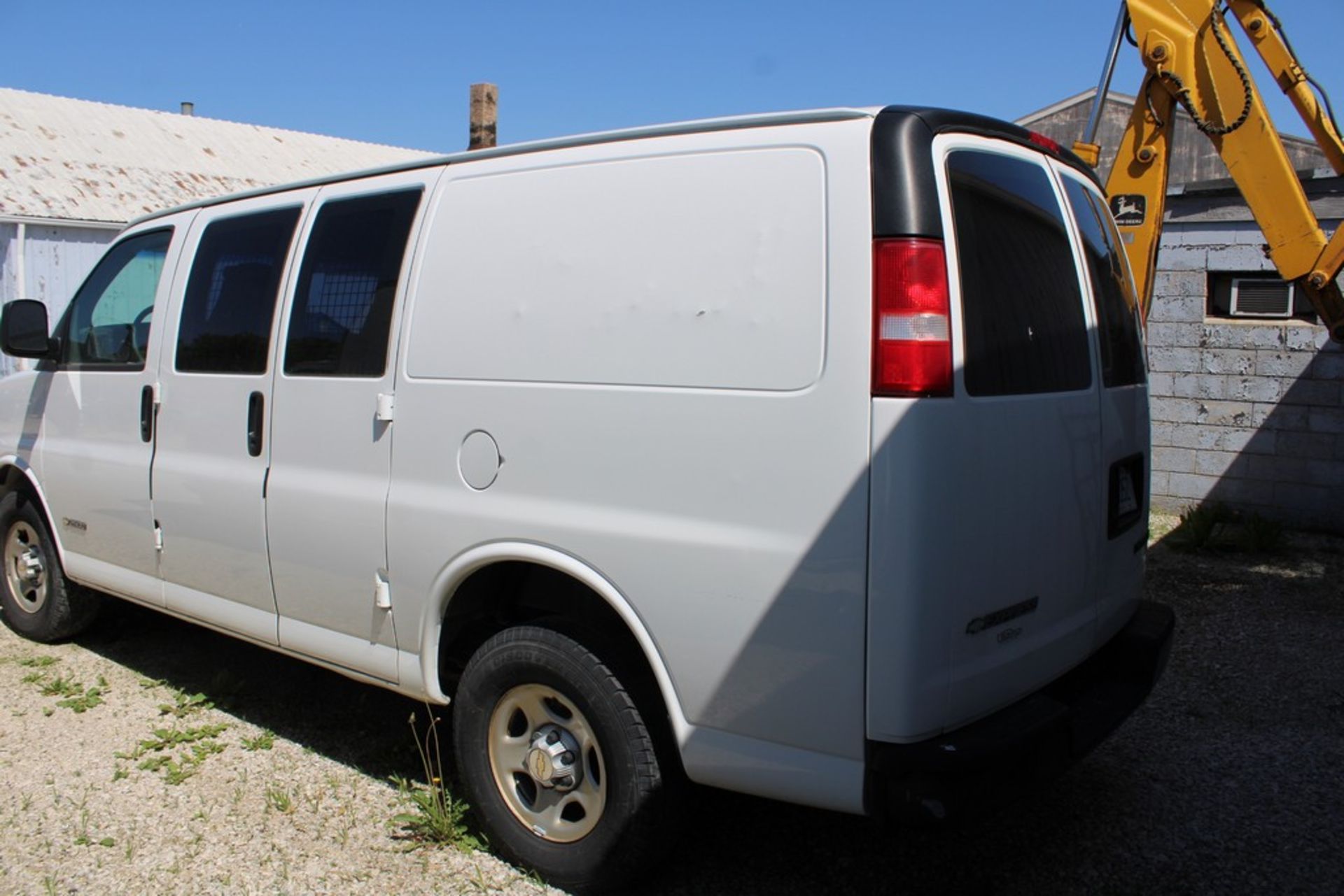 2003 CHEVROLET MODEL 2500 CARGO VAN, VIN: 1GCFG25T131159094, AUTOMATIC TRANSMISSION, APPROX. 167,000 - Image 5 of 10