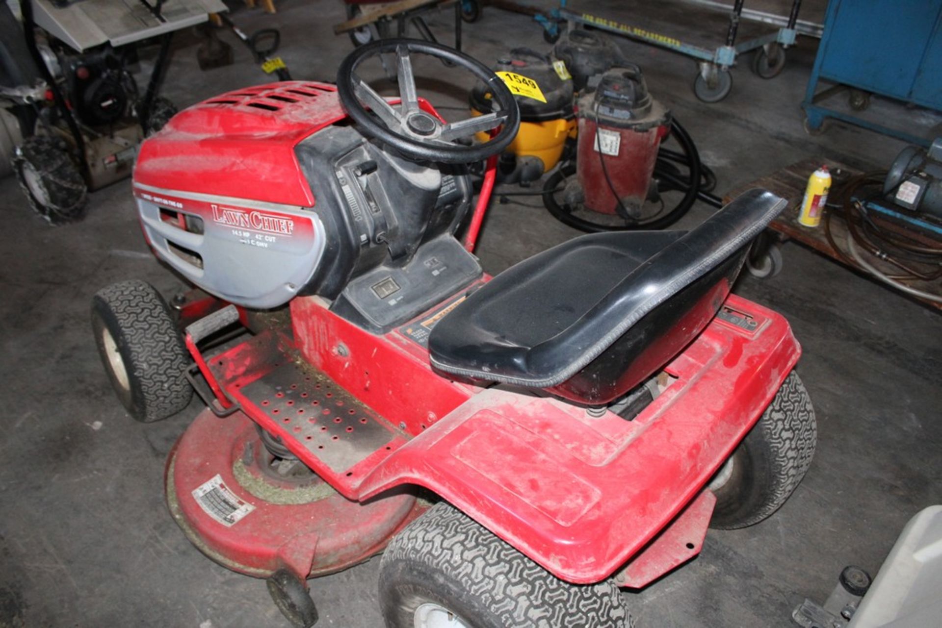 LAWN CHIEF 42" RIDING LAWN MOWER WITH BRIGGS & STRATTON 14.5 HP GAS ENGINE, 7 SPEED, SHIFT ON THE GO - Image 4 of 6