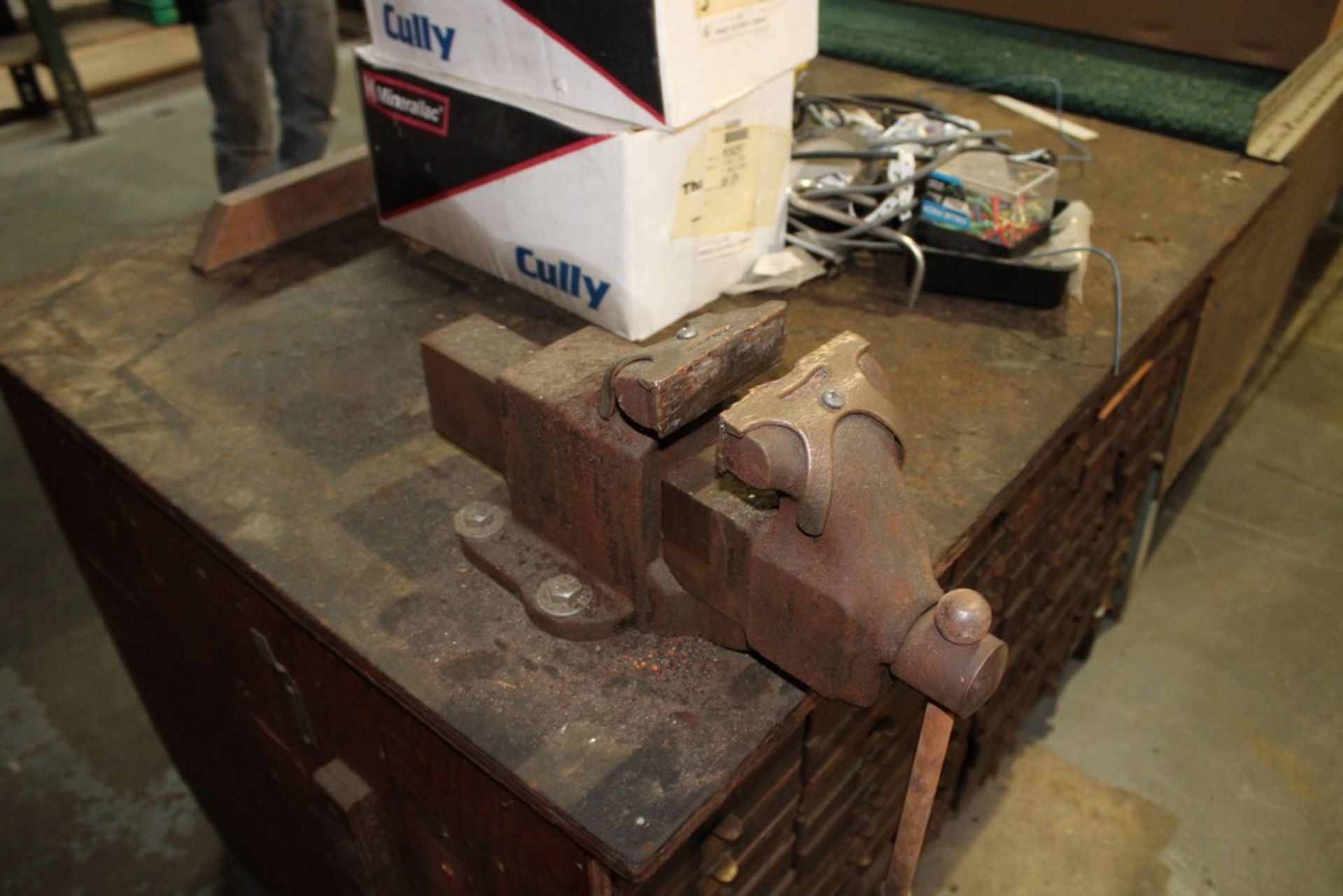 4" VISE, 3" VISE WITH WOOD WORK TABLE WITH DOUBLE SIDED DRAWERS BUILT IN, 48 DRAWER & 68 DRAWER - Image 3 of 3