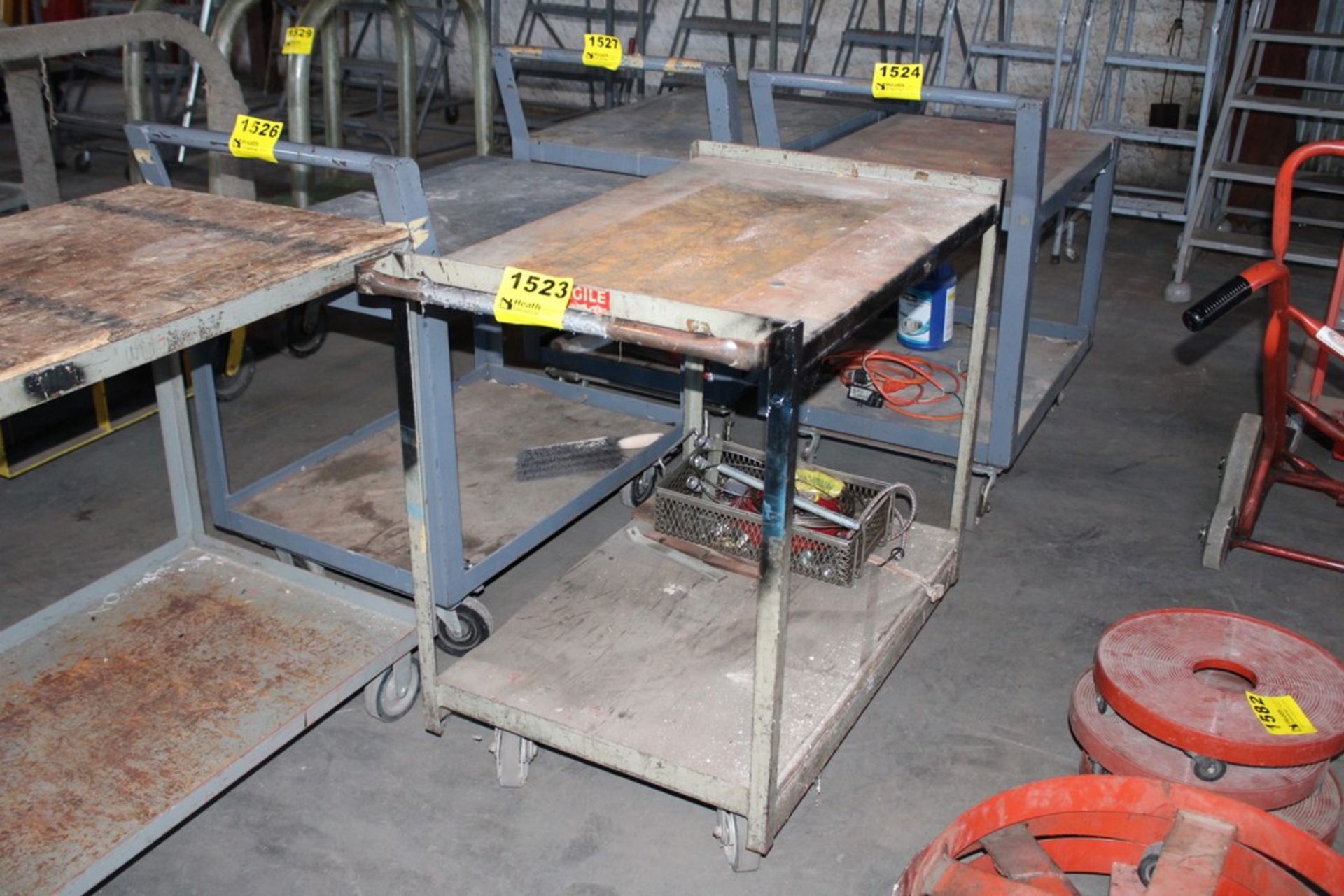 PORTABLE STEEL SHOP CART 24" X 36" X 36"