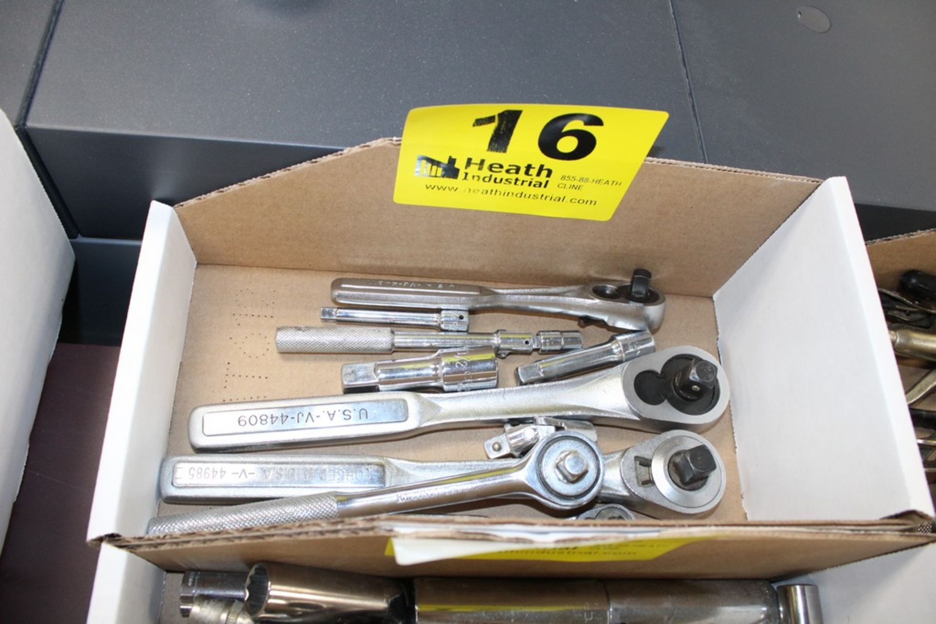 ASSORTED SOCKET WRENCHES IN BOX, 1/2", 3/8" AND 1/4" DRIVE