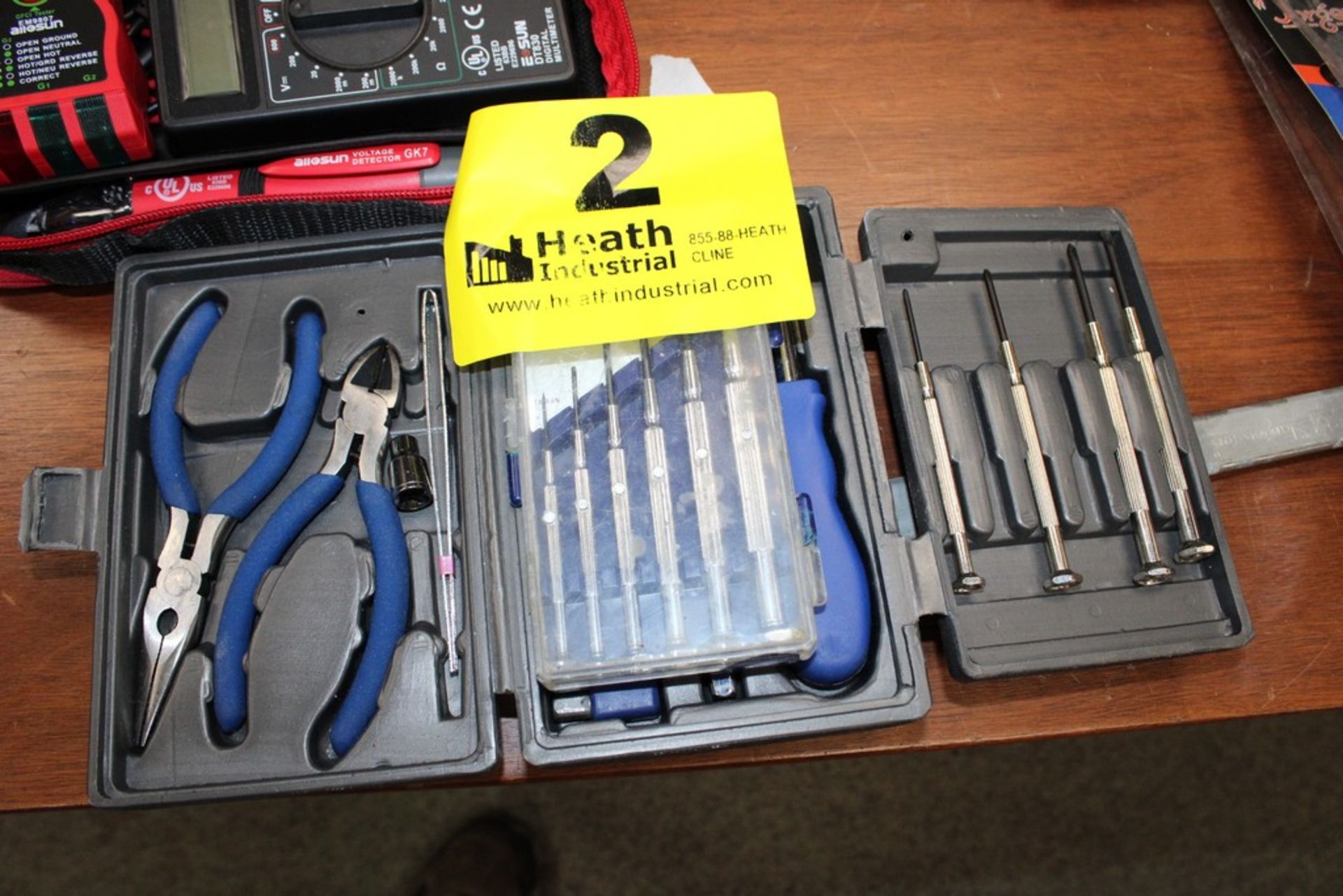 ASSORTED PRECISION SCREW DRIVERS AND TOOL KIT