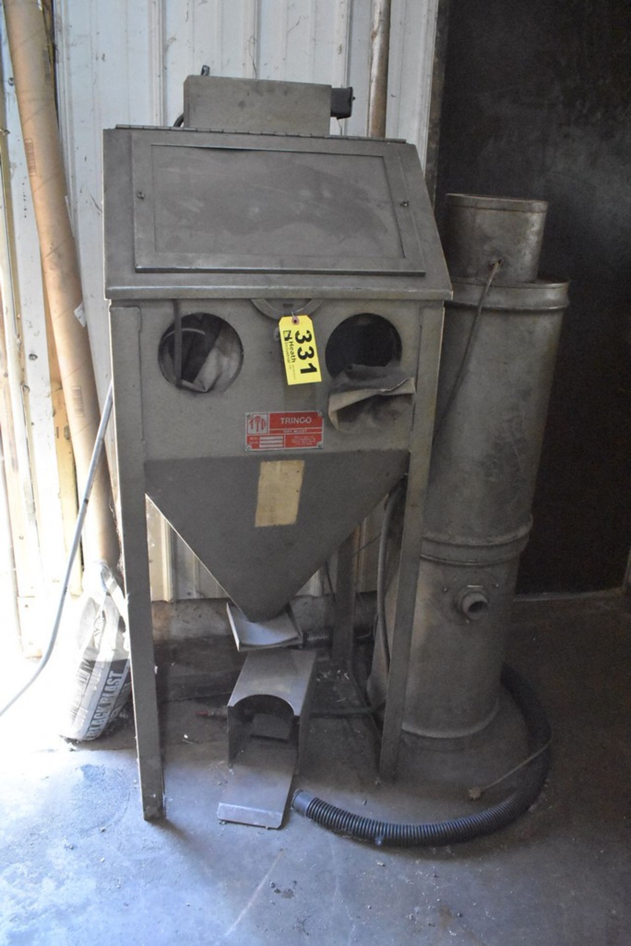 TRINCO MODEL EF2 ABRASIVE BLAST CABINET S/N 33350 WITH BP2 DUST COLLECTOR