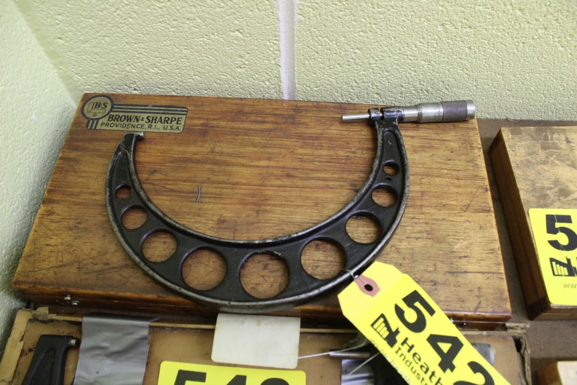 BROWN & SHARPE 6-7' MICROMETER