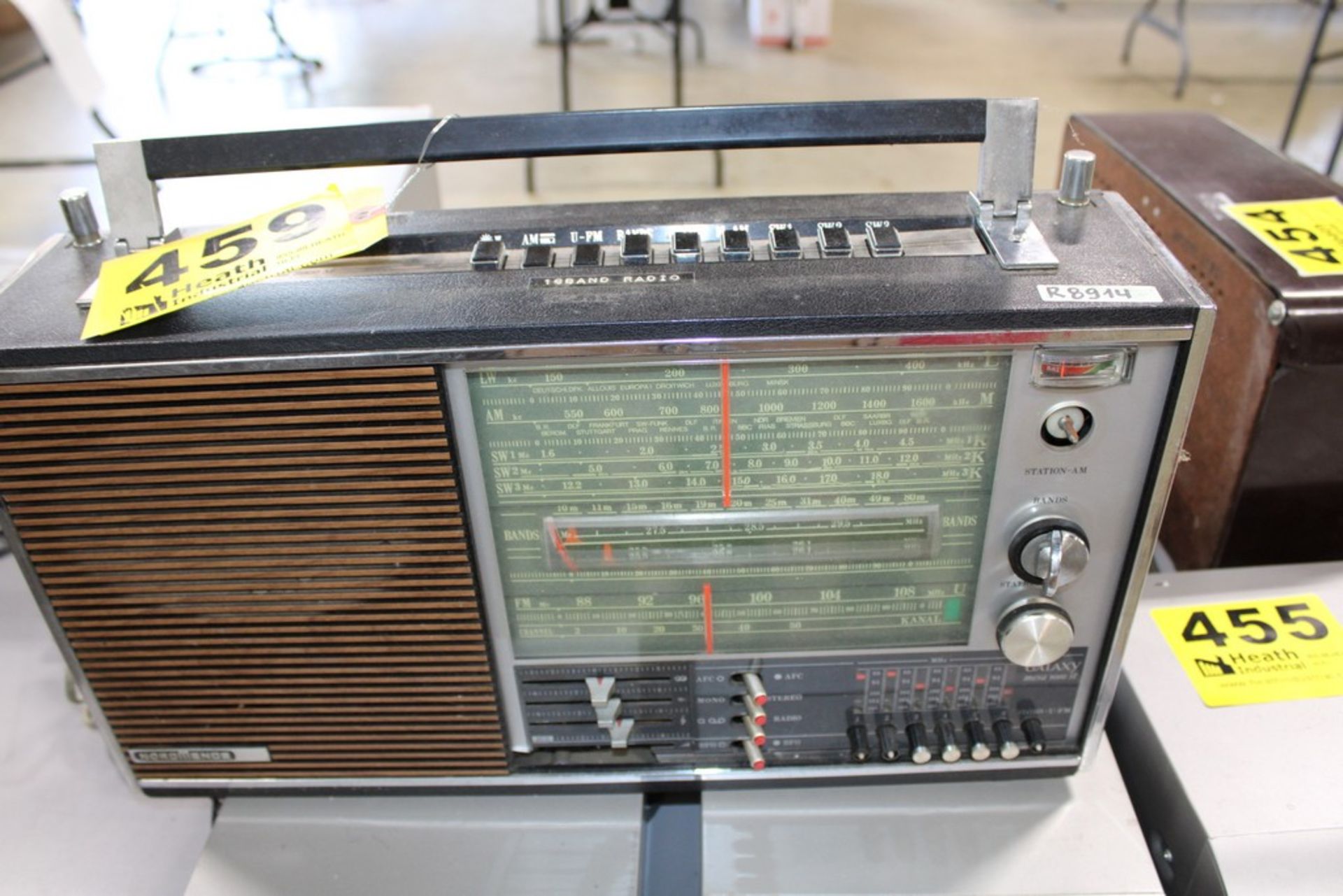 NORDMENDE GALAXY MESA 9000 MULTI-BAND RADIO (MISSING KNOB)