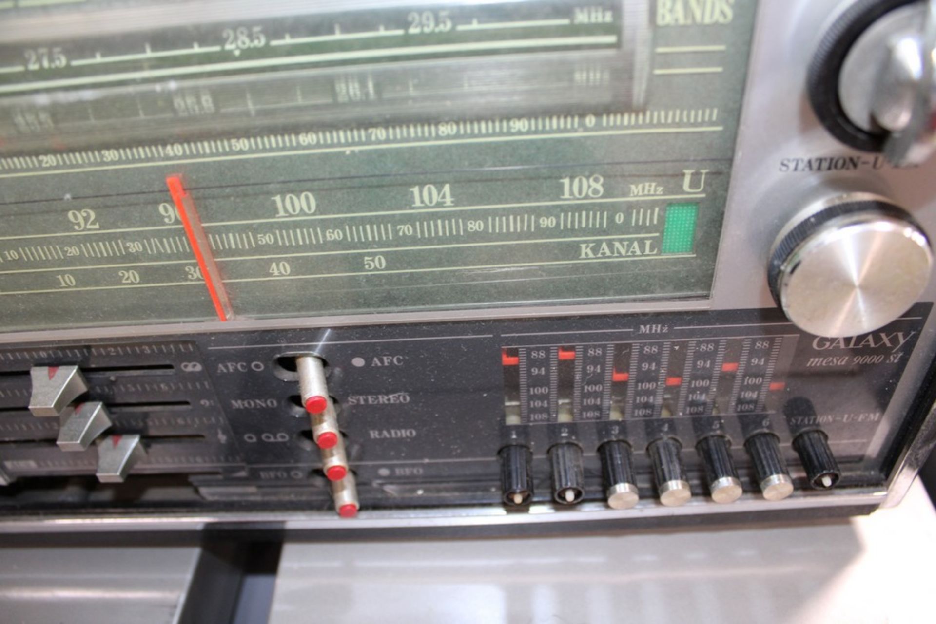 NORDMENDE GALAXY MESA 9000 MULTI-BAND RADIO (MISSING KNOB) - Image 2 of 4