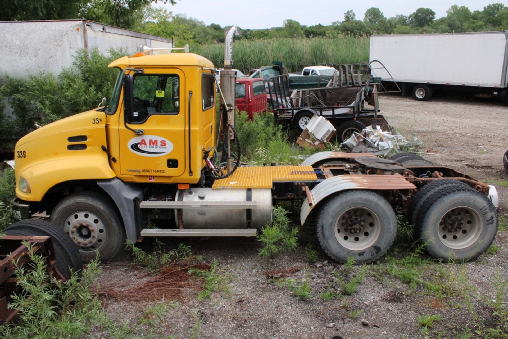 PARTS TRUCK: 2006 MACK CXN613 VISION TRUCK TRACTOR, VIN 1M1AK06Y66N015495, 10 SPEED, WET KIT, AIR