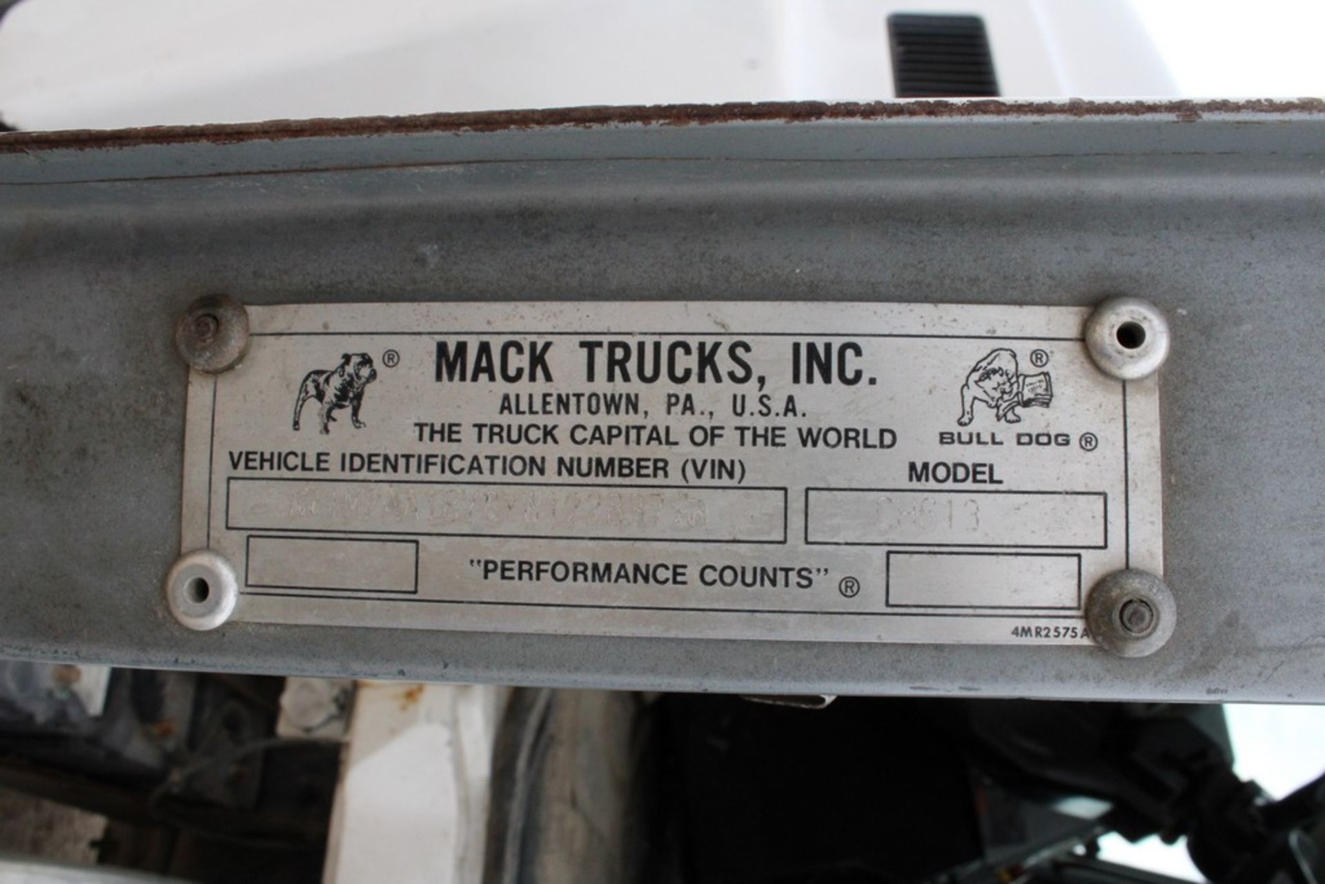 2000 MACK CH613 TRUCK TRACTOR VIN 1M2AA18Y8YW122837, MACK 427 DIESEL, 8 SPEED, TANDEM AXLE, WET KIT, - Image 32 of 32