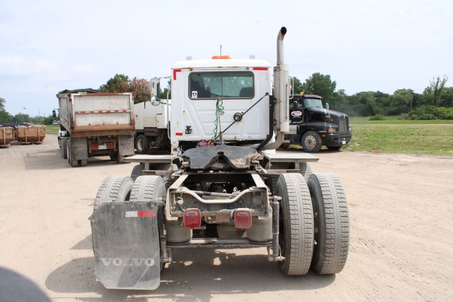 2000 MACK CH613 TRUCK TRACTOR VIN 1M2AA18Y8YW122837, MACK 427 DIESEL, 8 SPEED, TANDEM AXLE, WET KIT, - Image 6 of 32