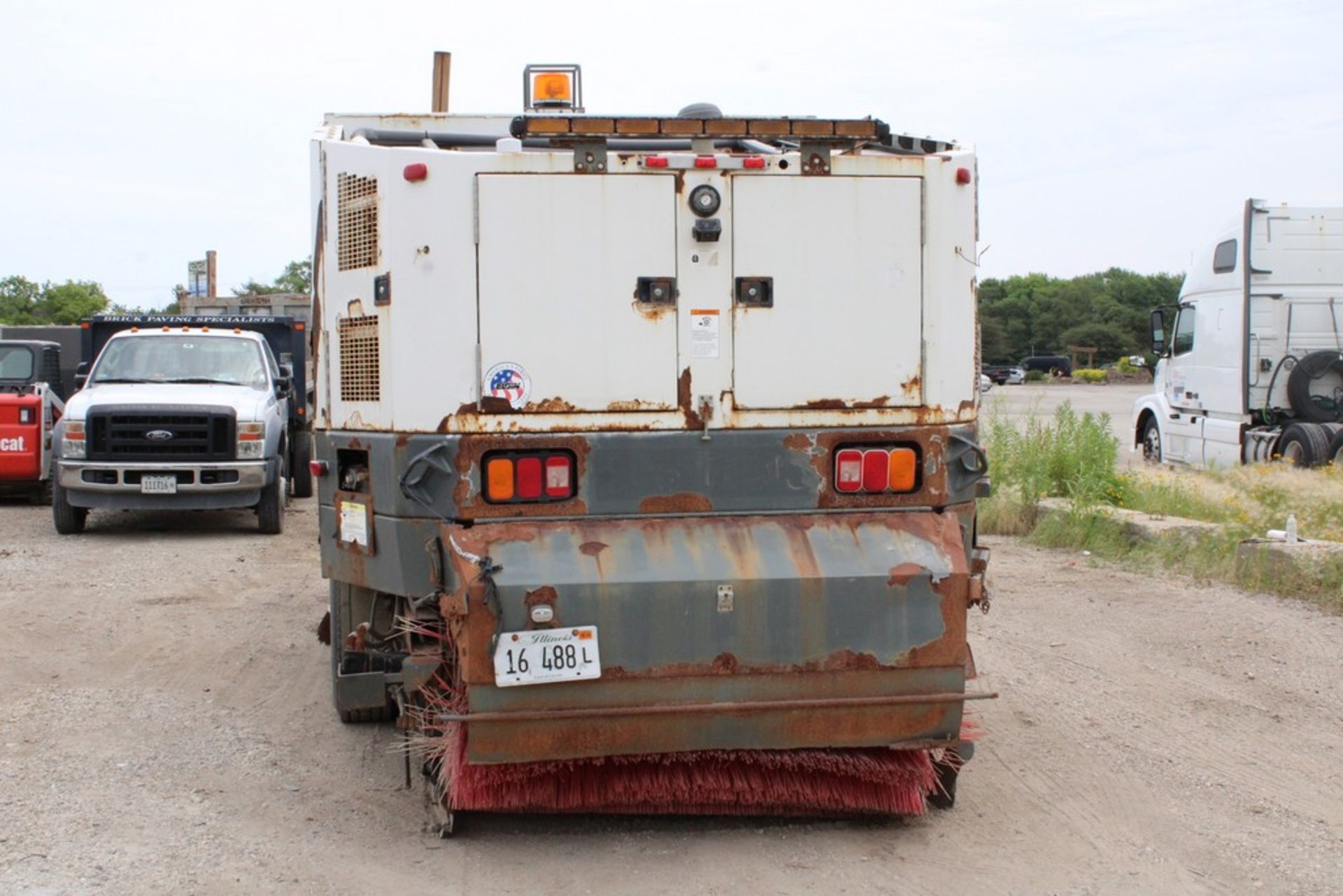 2009 NISSAN MODEL UD3300 ELGIN EAGLE SERIES F STREET SWEEPER, VIN JNAPC81L98AE70195, S/N F26030 10/ - Image 9 of 29