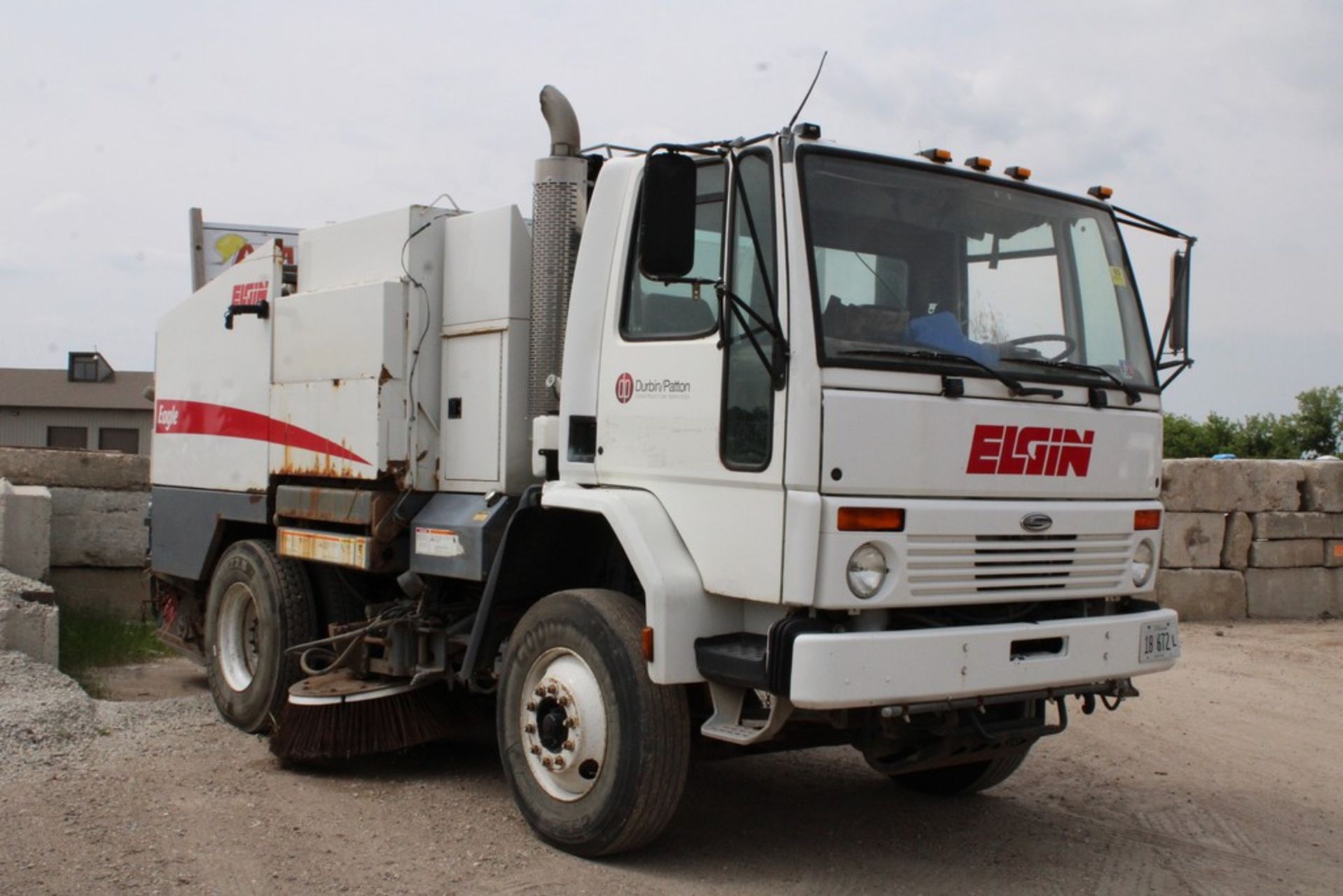 2006 STERLING MODEL SC-8000 ELGIN SWEEPER, VIN 49HAADBV46DV11003, DIESEL WITH AUTOMATIC - Image 2 of 32