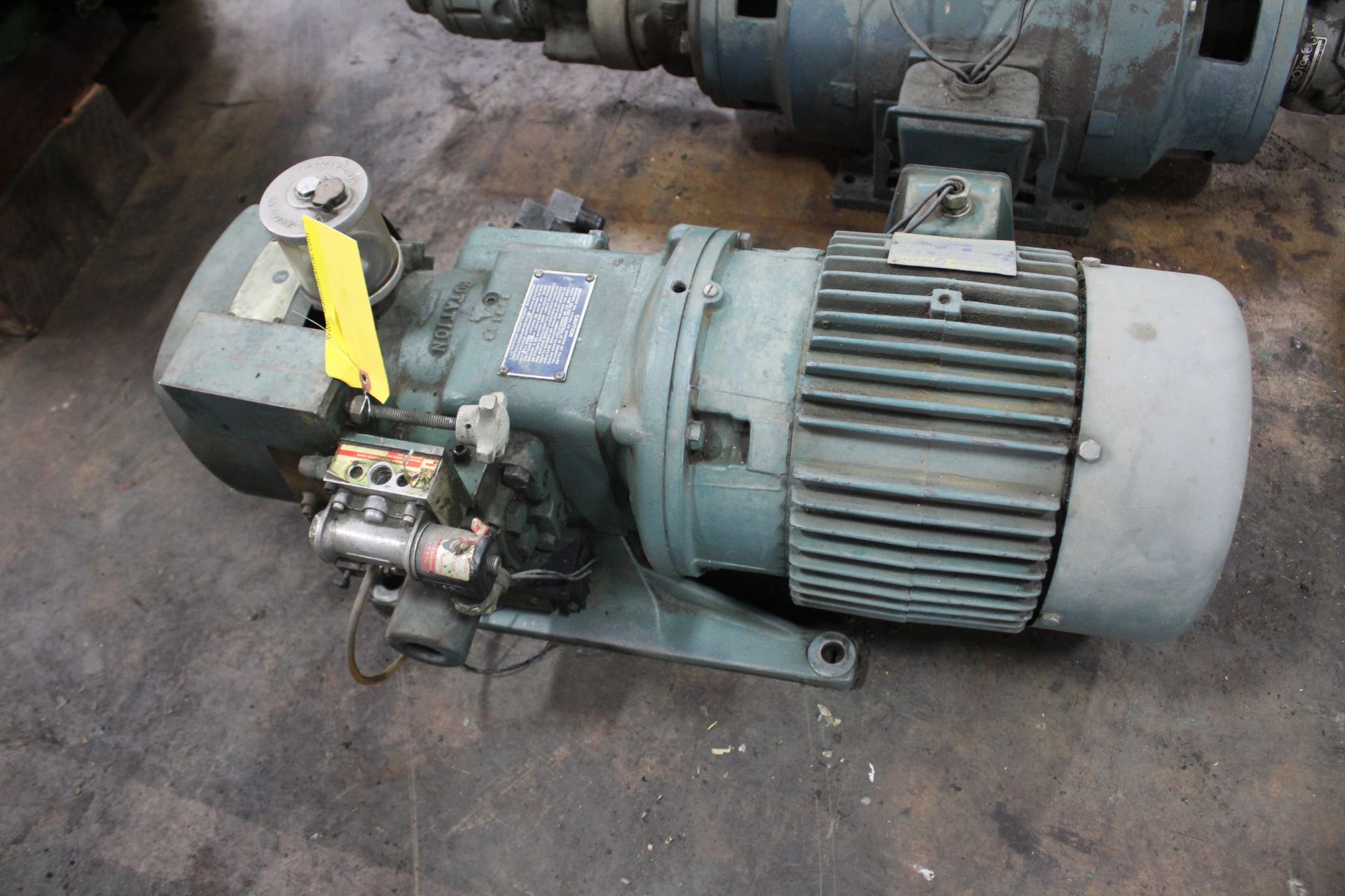 VICKERS HYDRAULIC PUMP, WITH MARATHON ELECTRIC 7-1/2 HP MOTOR, ADJUSTABLE SPEED DRIVE - Image 2 of 2