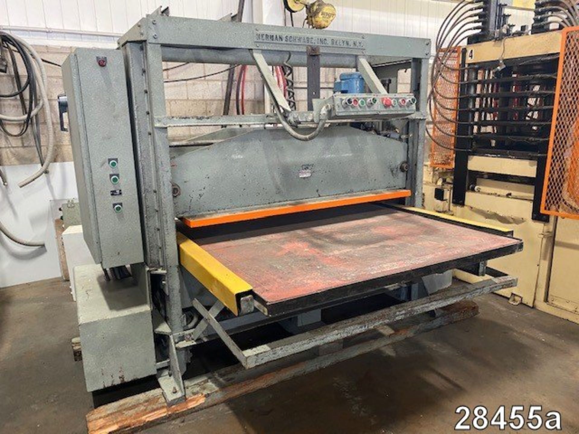 SCHWABE MODEL MST 40 TON (APPROX) DIE CUTTING PRESS WITH SHUTTLE TABLE S/N 70340