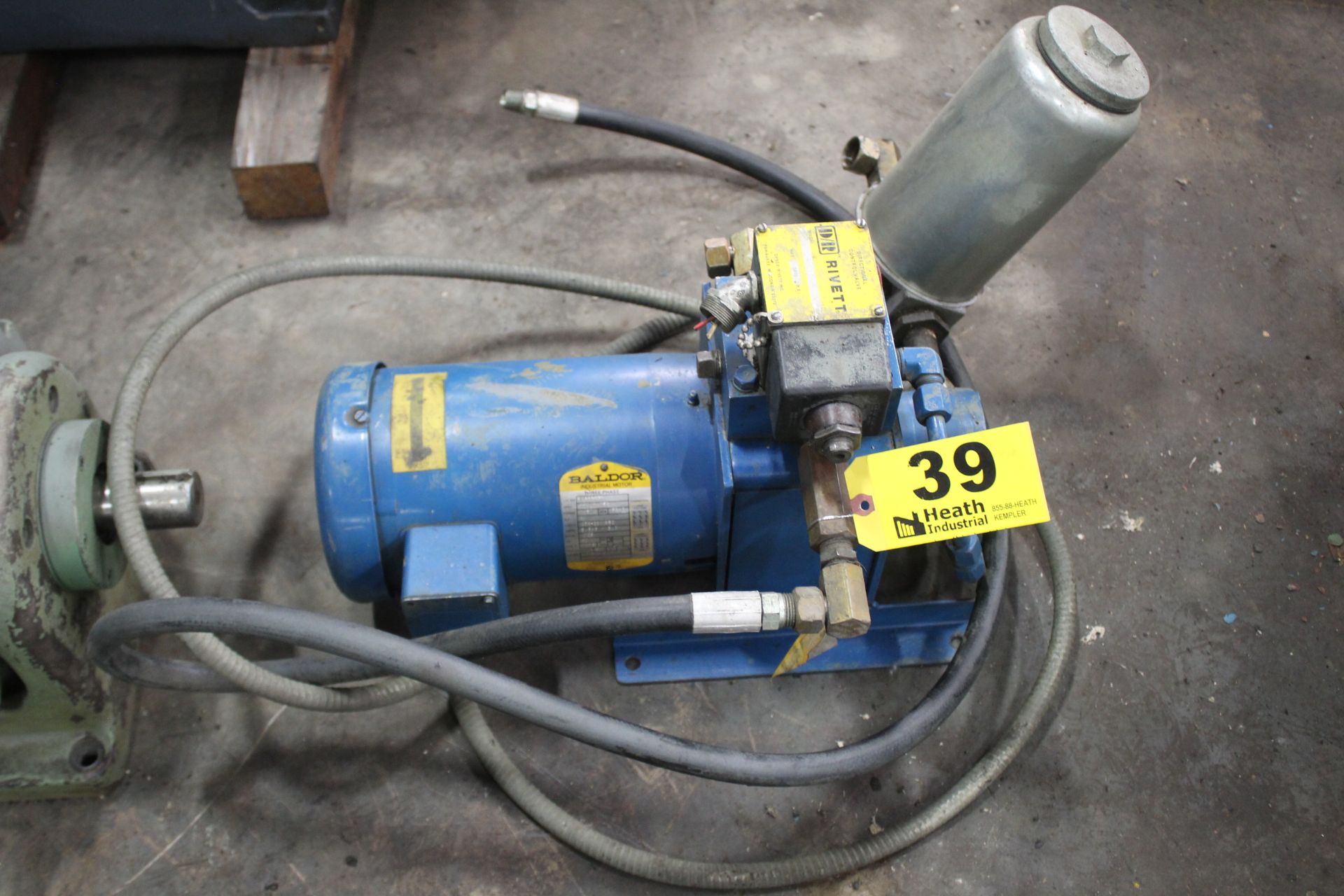 BALDOR MODEL VM3157T 2 HP 1725 RPM MOTOR & PUMP WITH RIVETT DIRECTIONAL CONTROL VALVE, 3PHASE