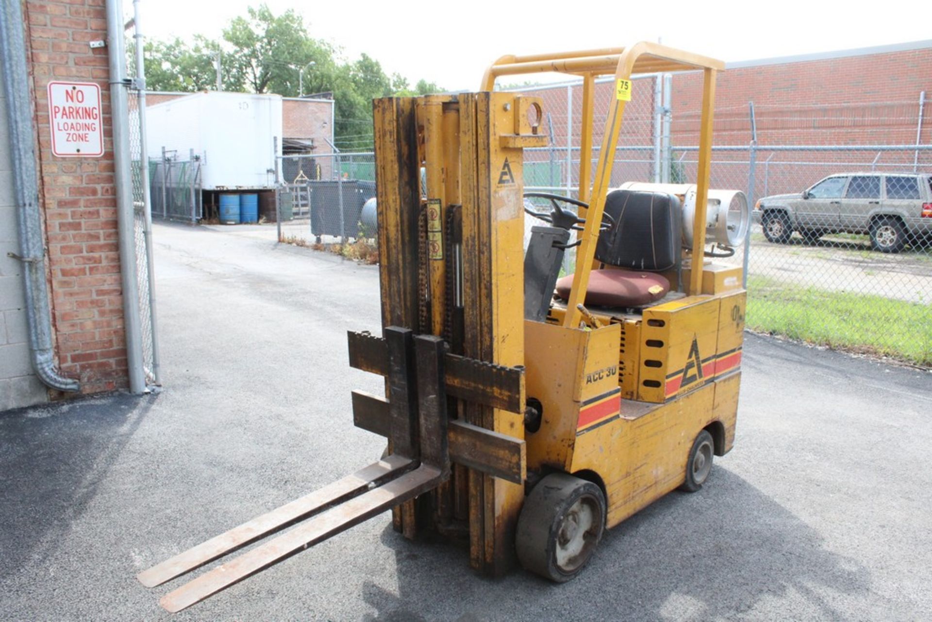 ALLIS-CHALMERS MODEL ACC-30 LP FORKLIFT, 3,000LB. LIFT CAPACITY, 42" FORKS, 150" REACH, 4046 HOURS