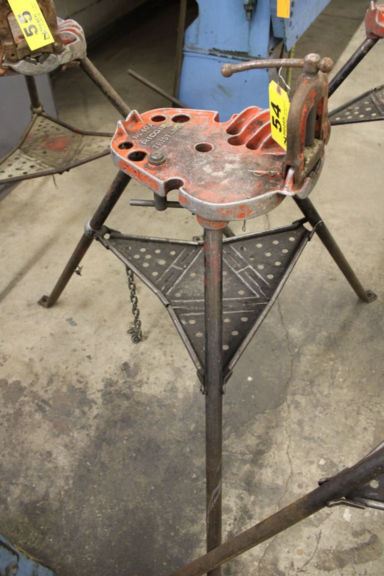 RIDGID NO. 40A TRI-STAND WITH VISE